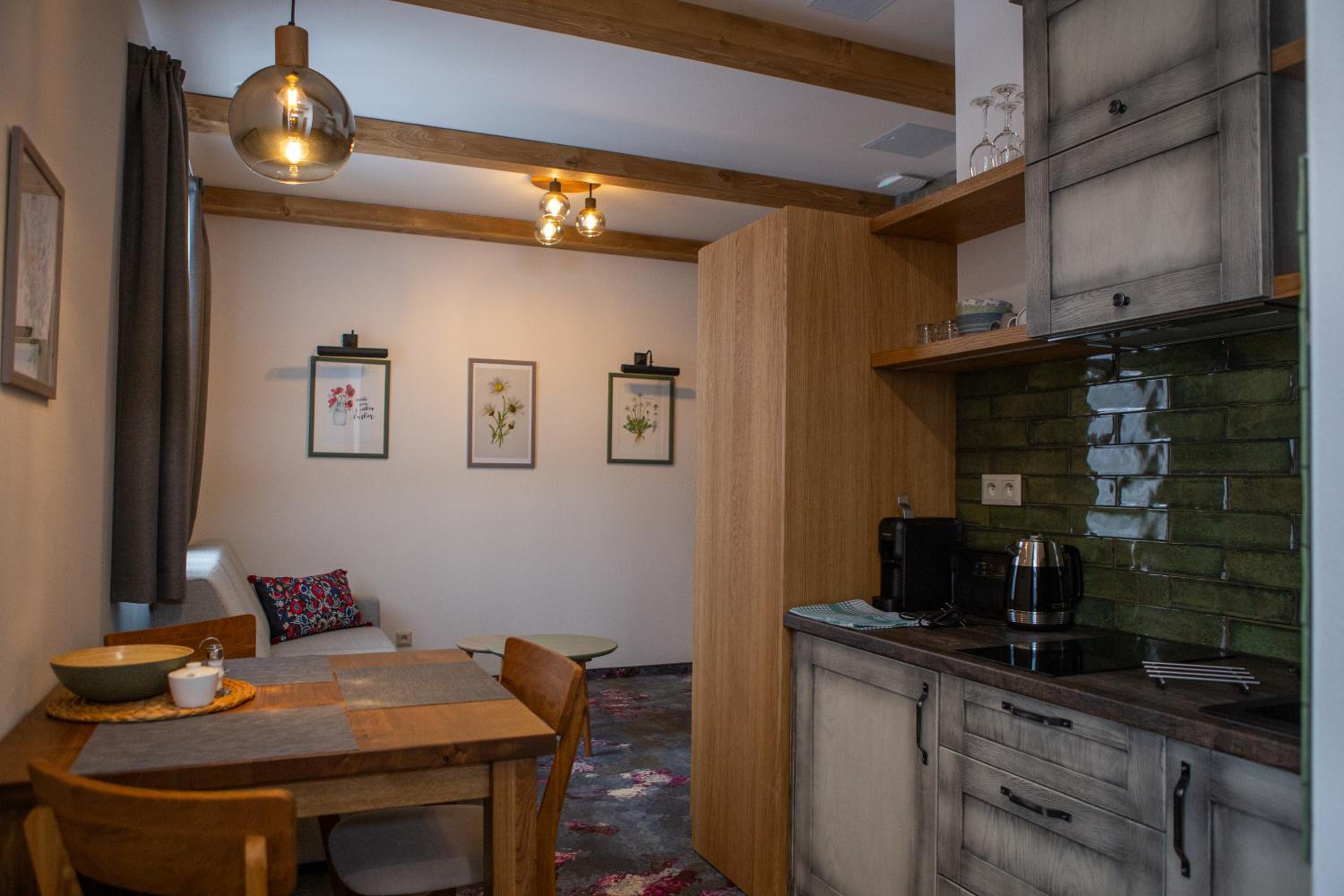 Apartment - Split Level photo 2