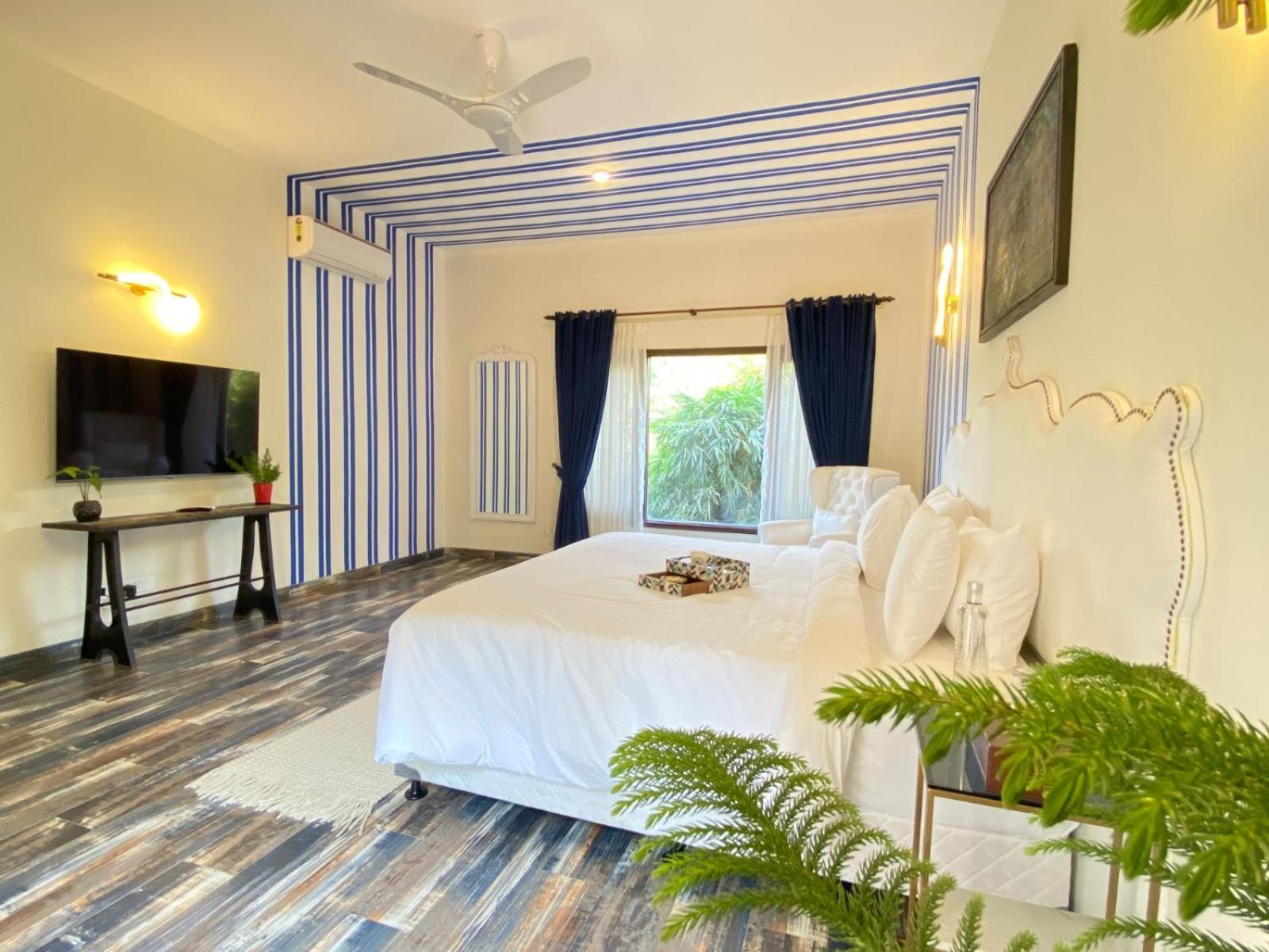 Room in a Villa