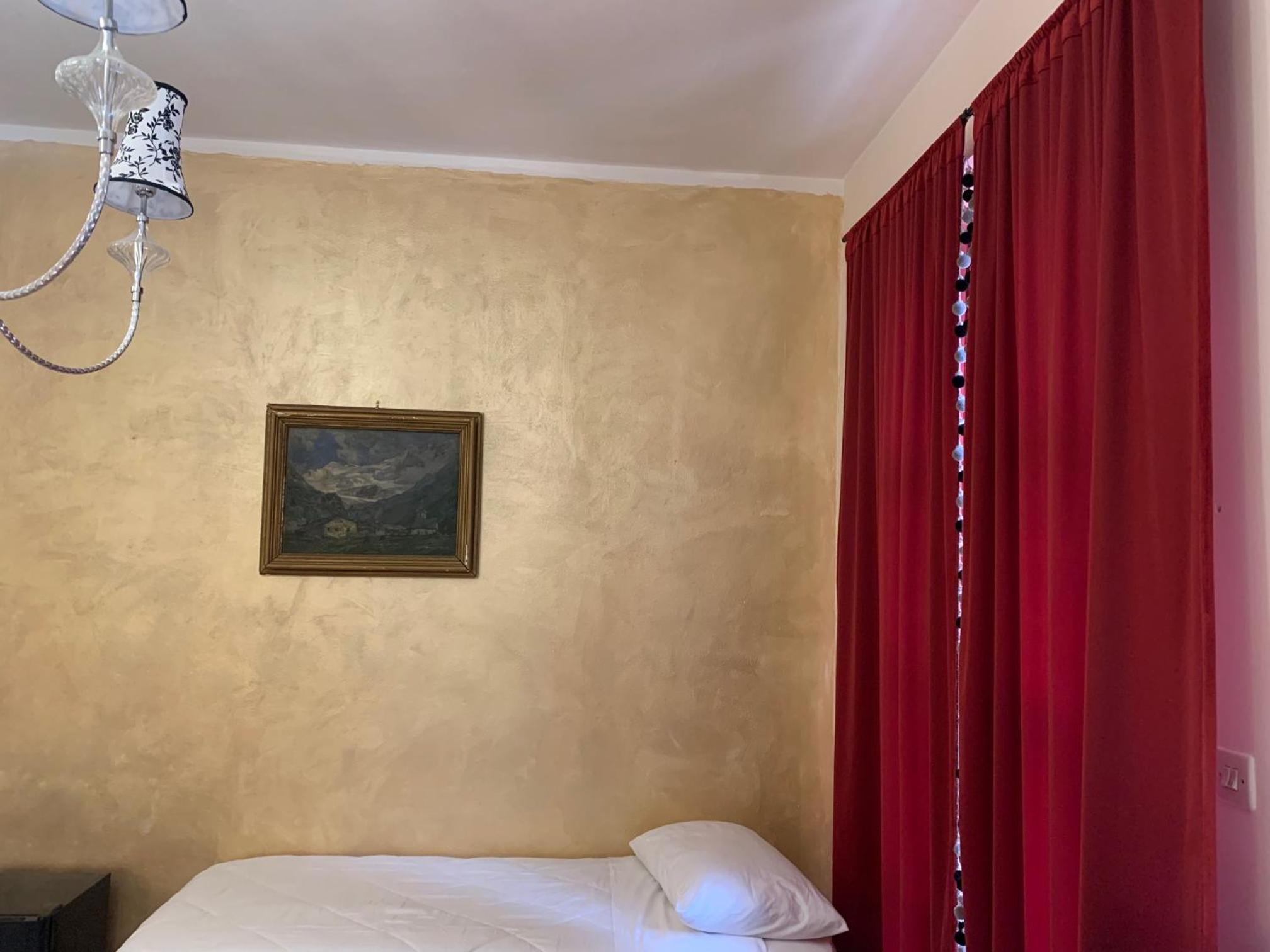 Double Room - Photo 8