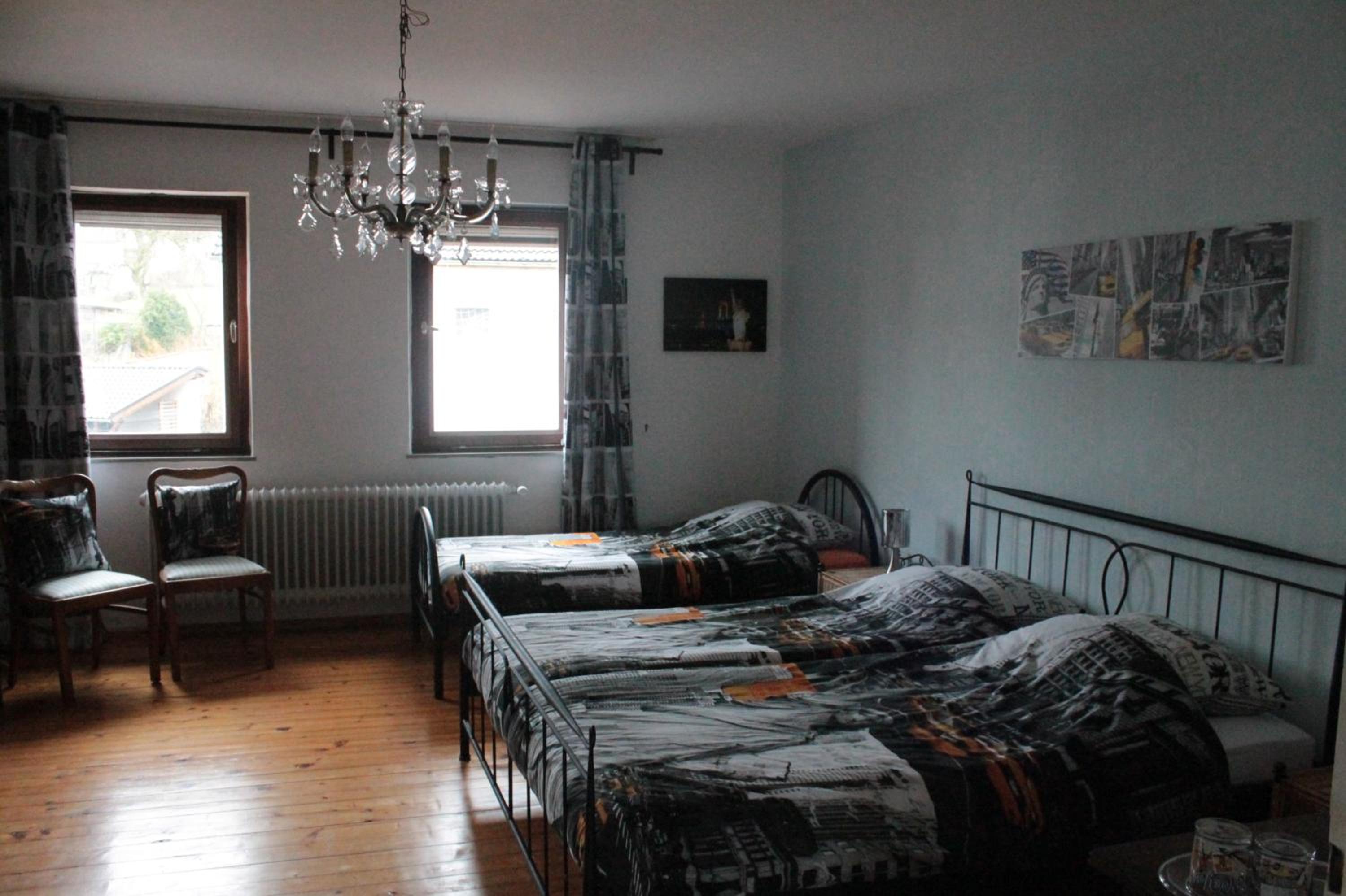 Basic Triple Room with Shared Bathroom photo 3