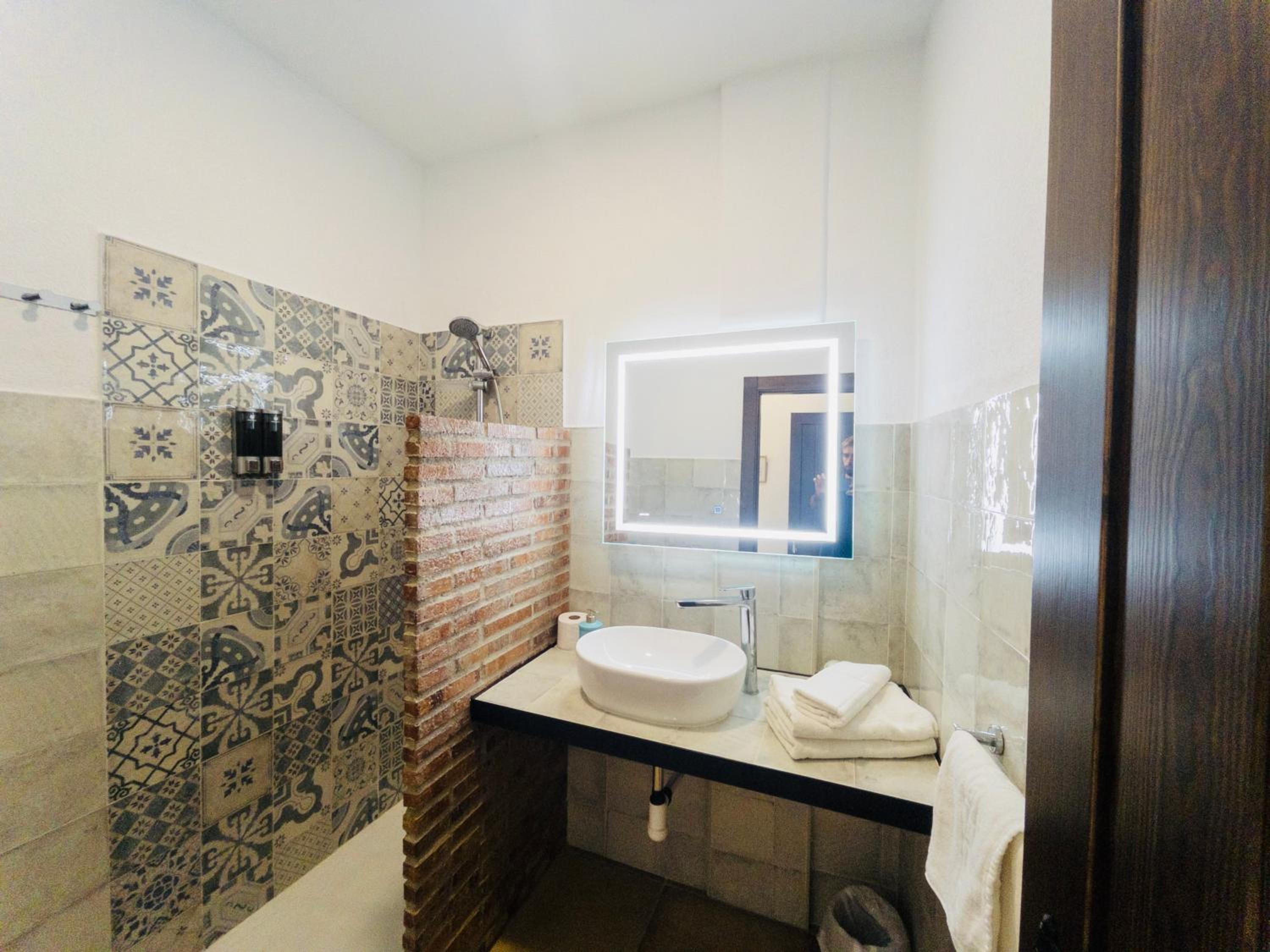 Budget Double Room photo 2