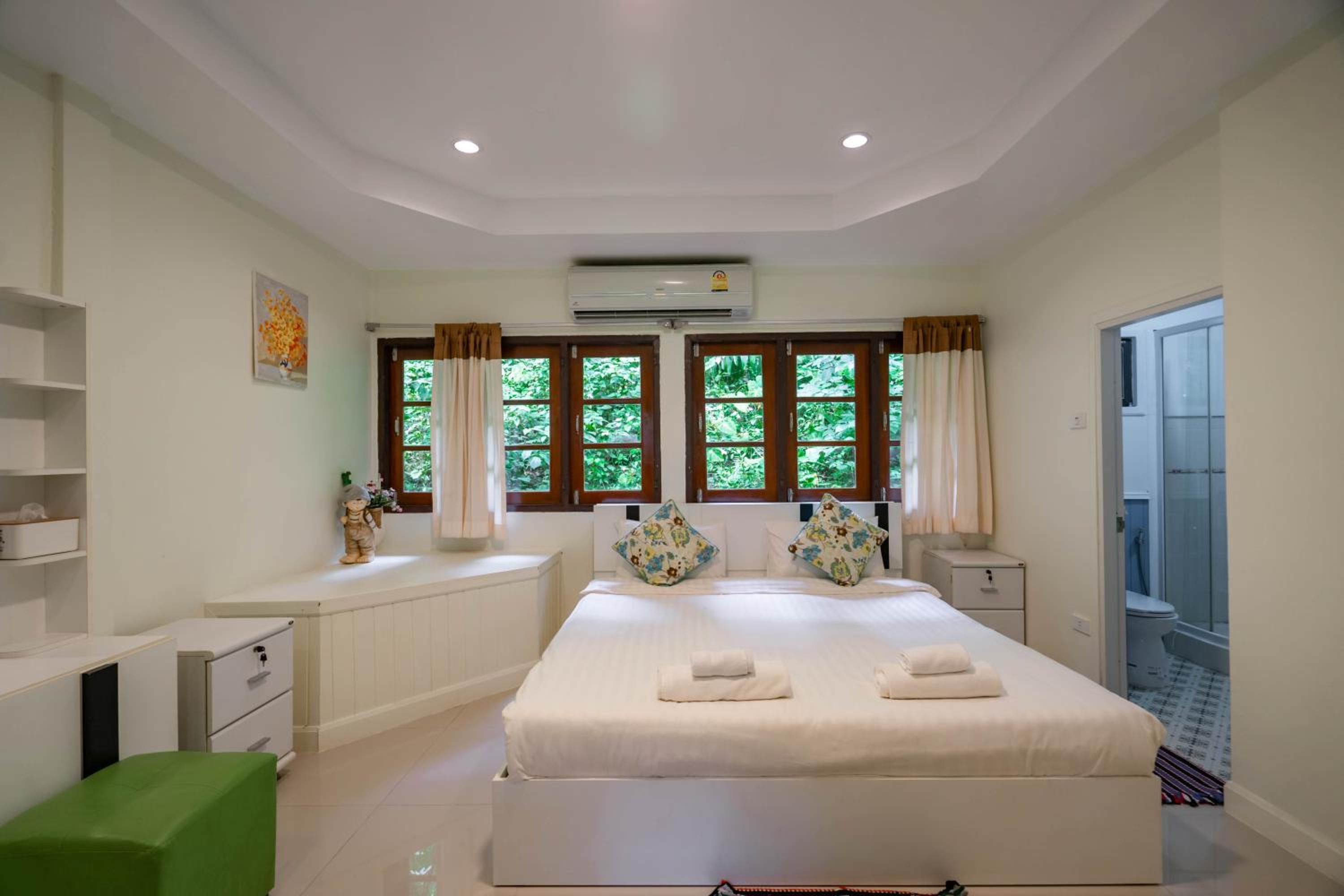 Standard King Room