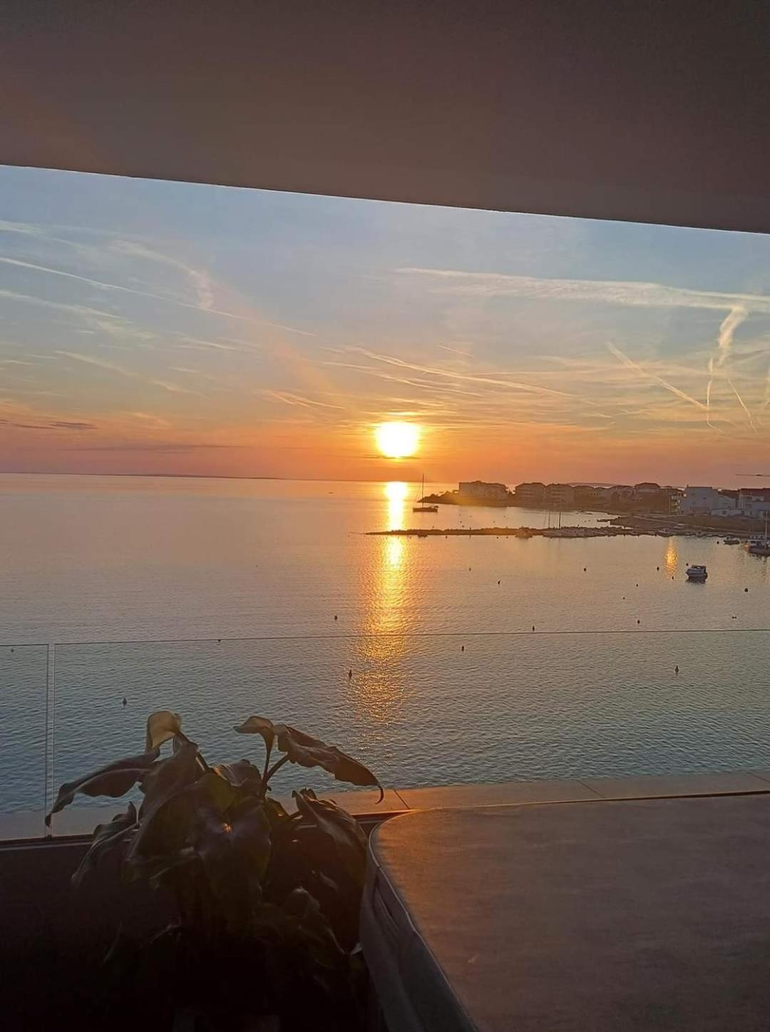Two-Bedroom Deluxe Apartment with Ocean View photo 3