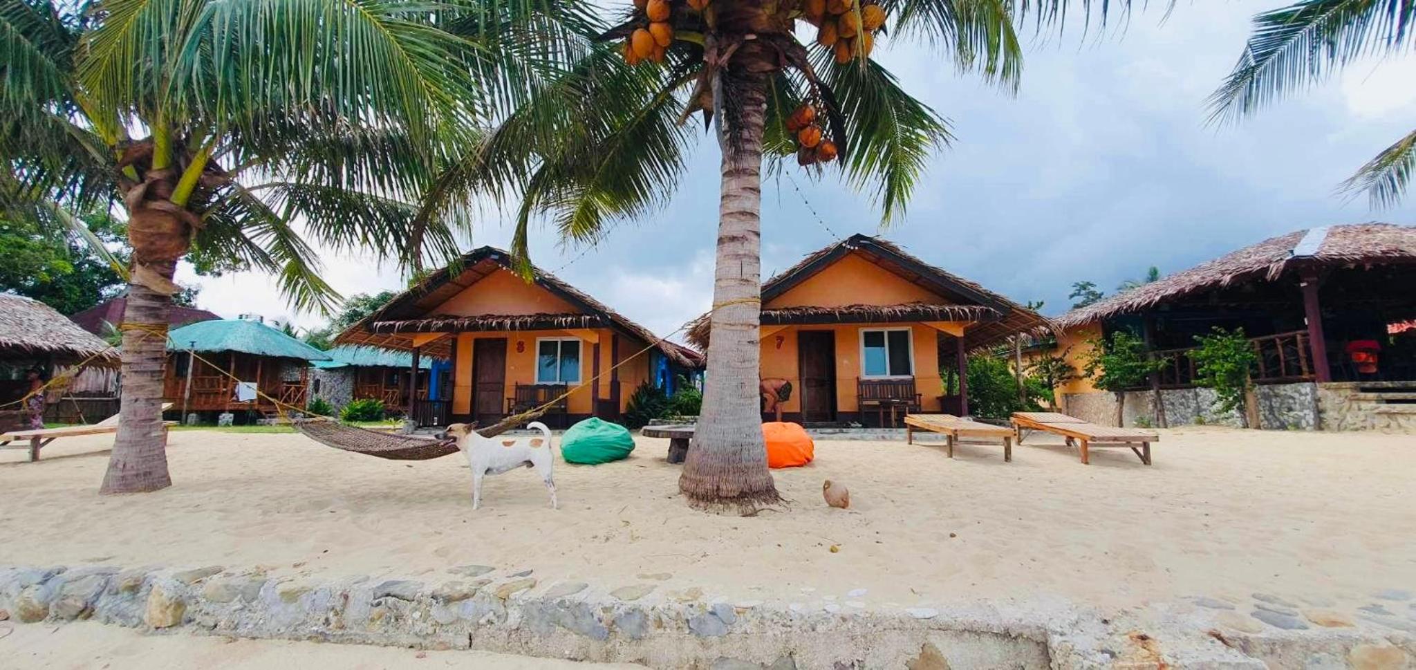 Bungalow - Beach Front - Photo 18