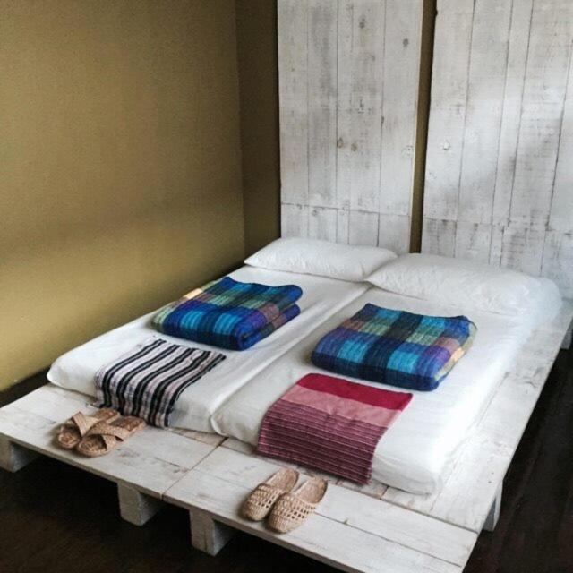Budget Twin Room - Photo 11