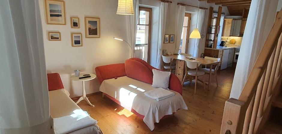 One-Bedroom Apartment with Balcony photo 2