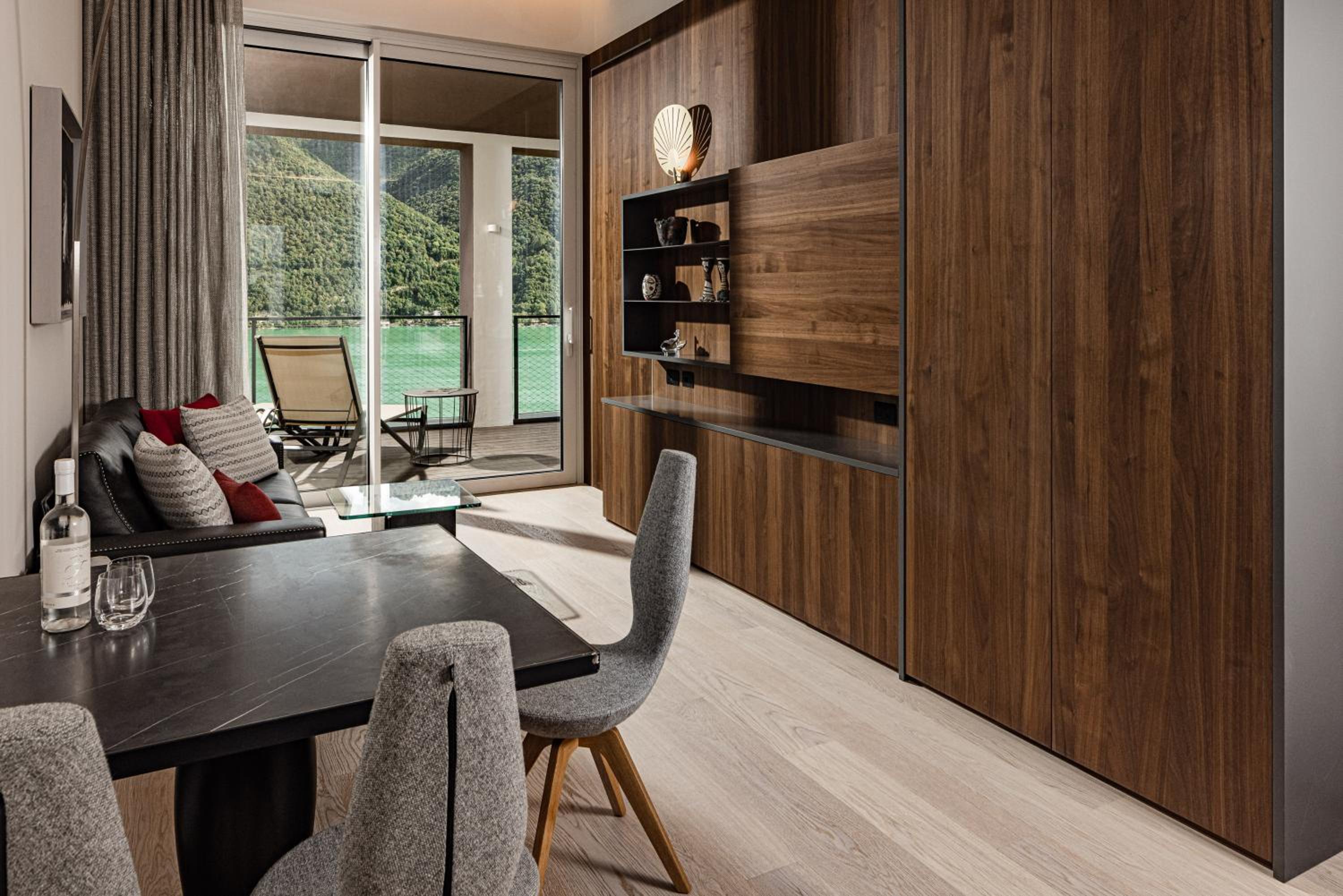 Suite with Lake View - Photo 4