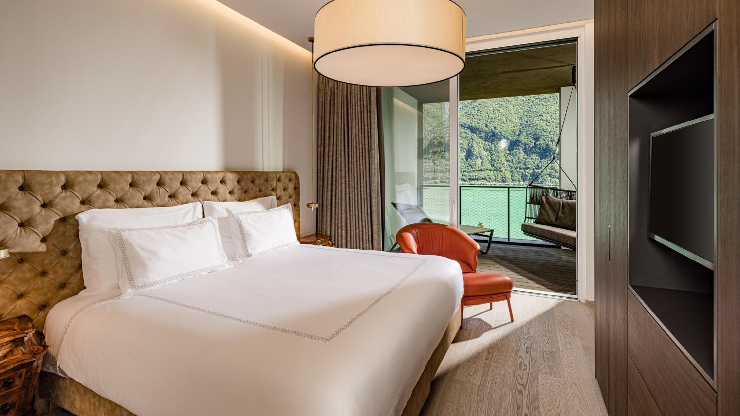 Suite with Lake View - Photo 6