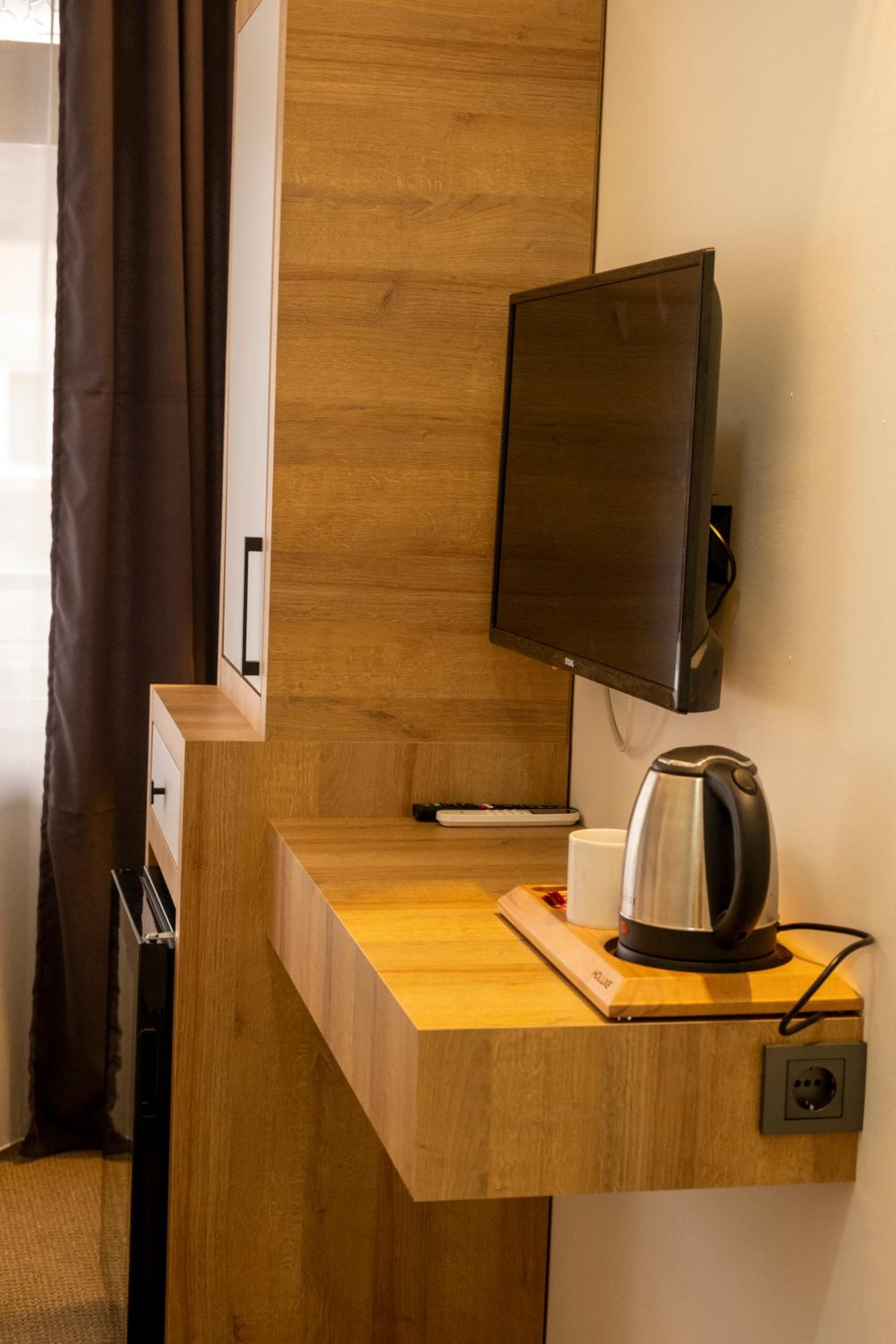 Twin Room with Balcony photo 2