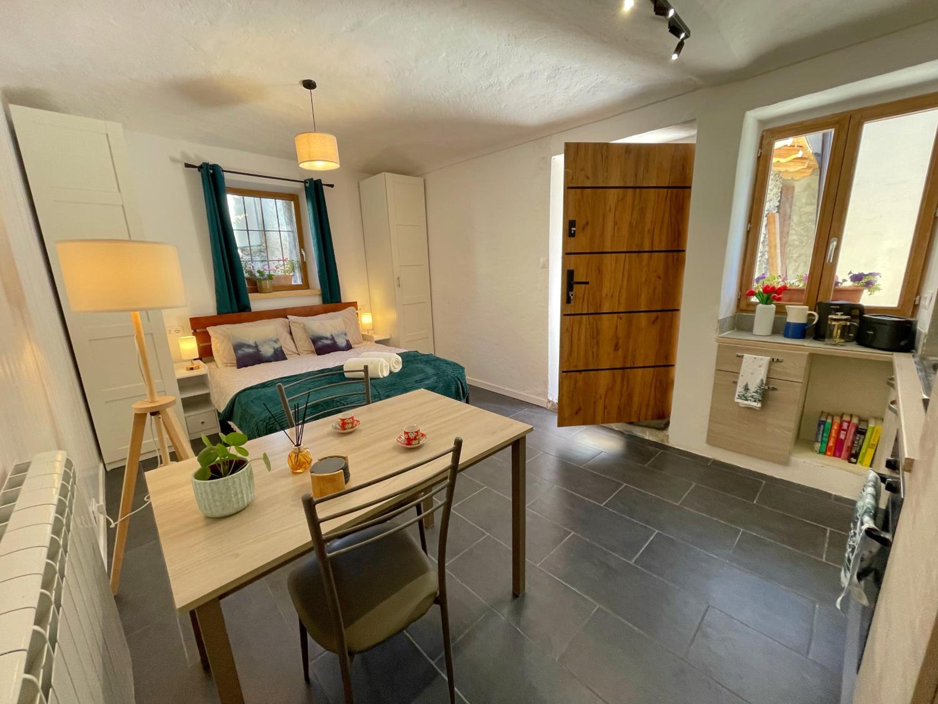 One-Bedroom Apartment with Balcony