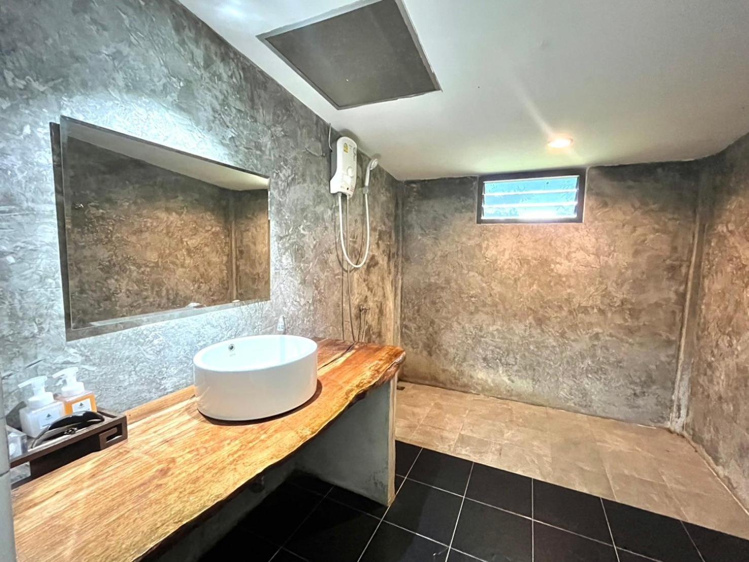 Standard Twin Room - Photo 1