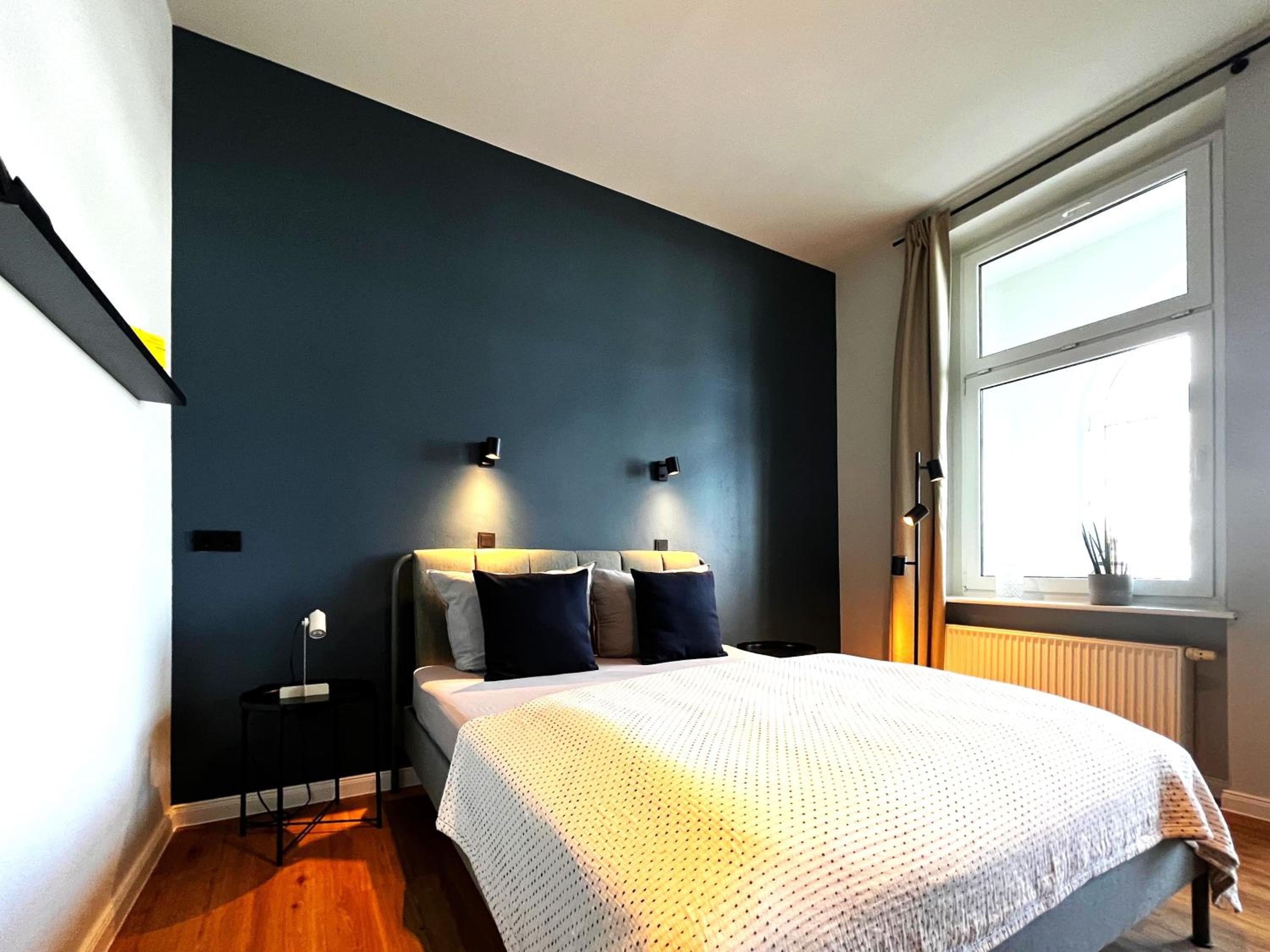 Large Apartment thumbnail 5