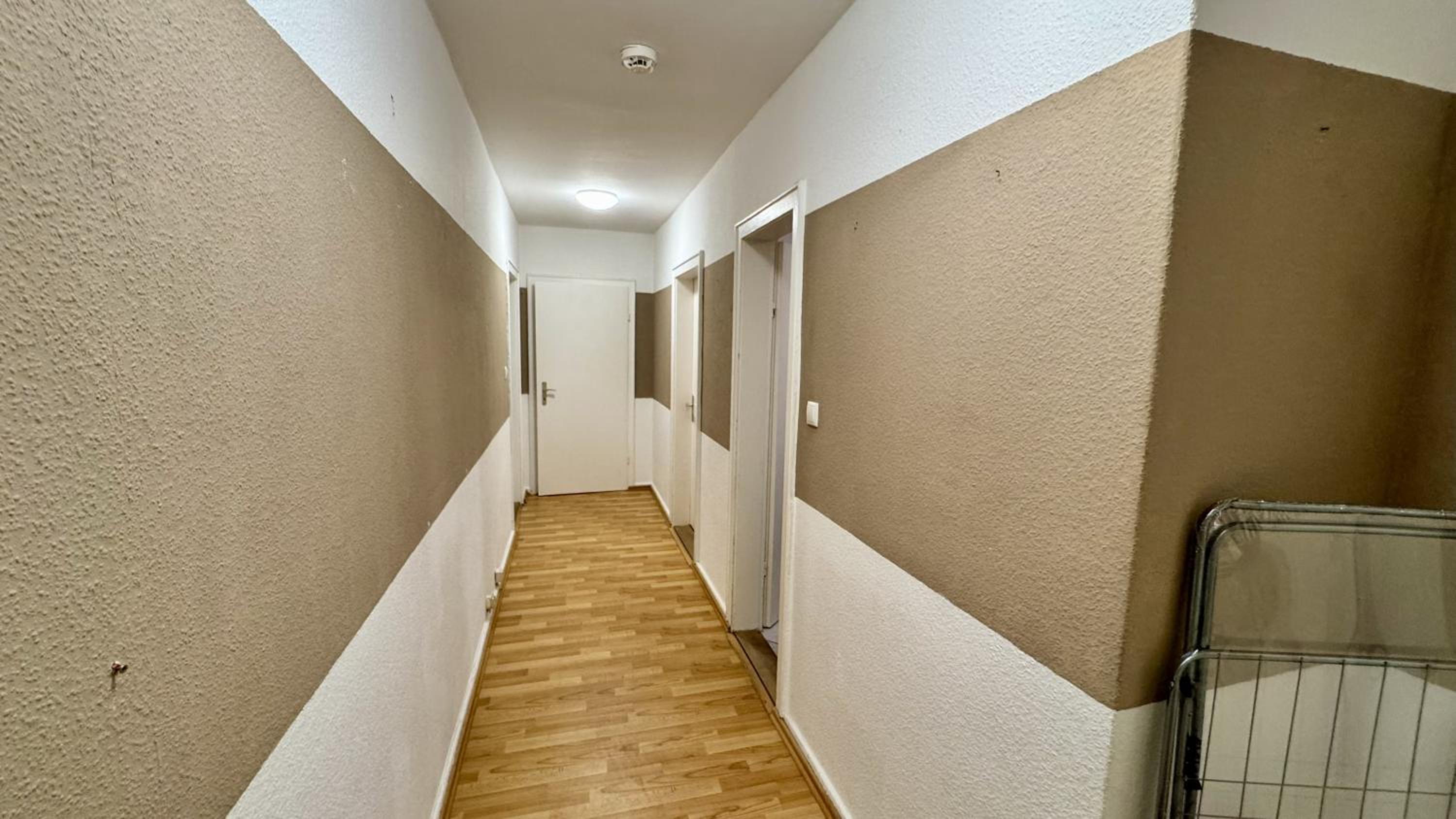Three-Bedroom Apartment with Balcony photo 3