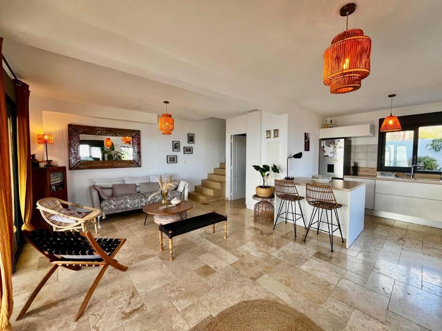 One-Bedroom House photo 1