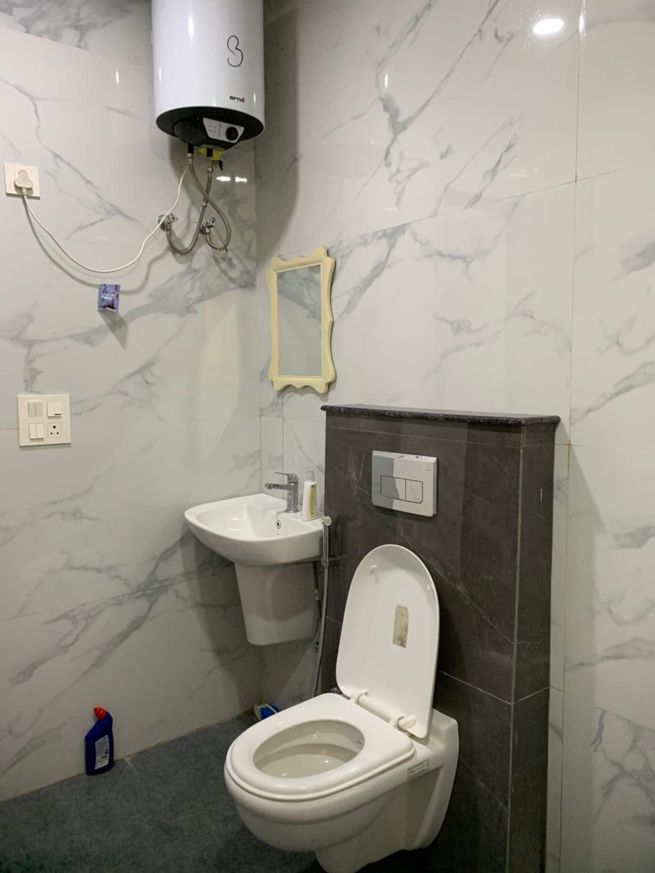 One-Bedroom Apartment photo 2