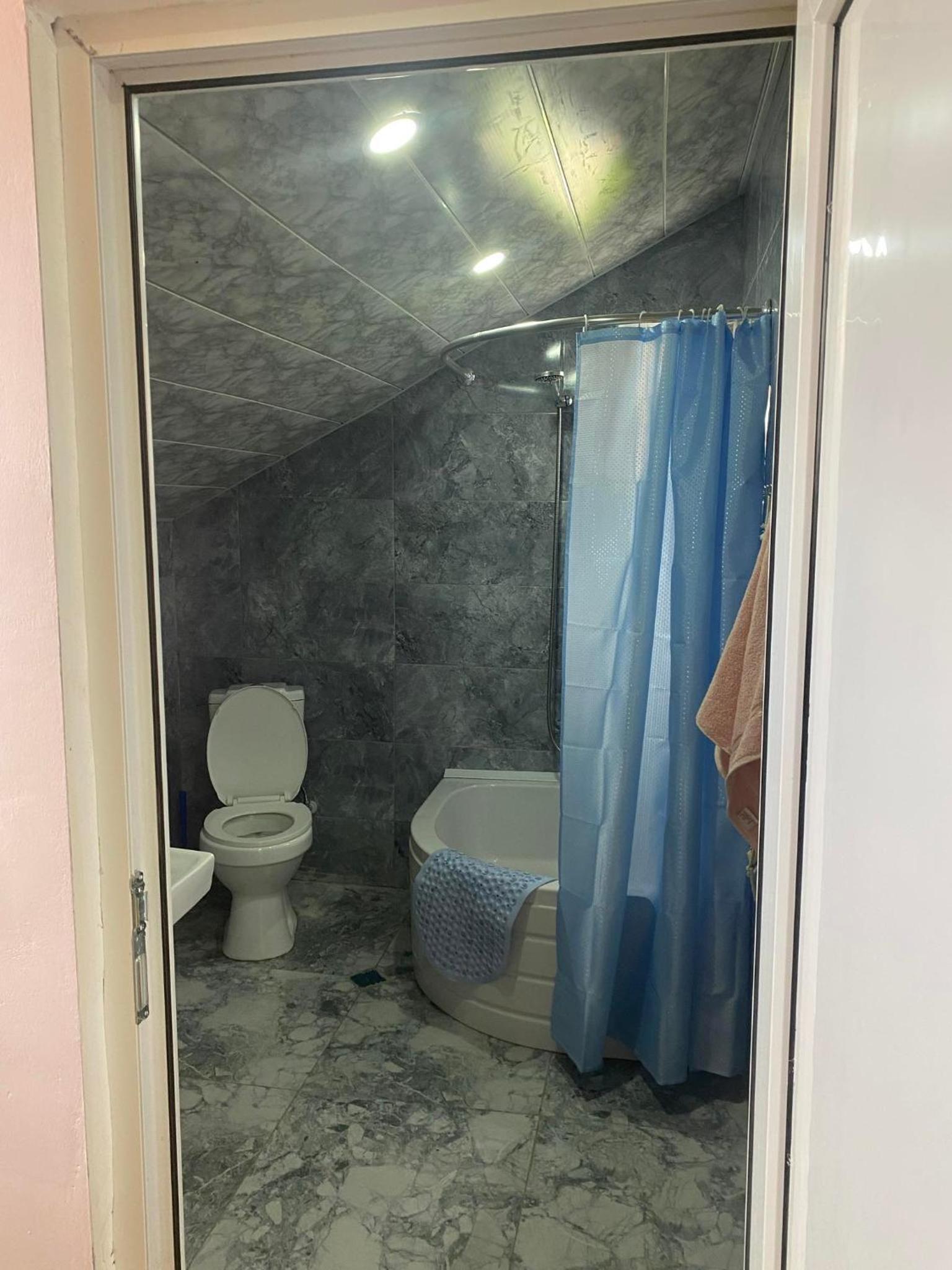Double Room with Private Bathroom photo 3