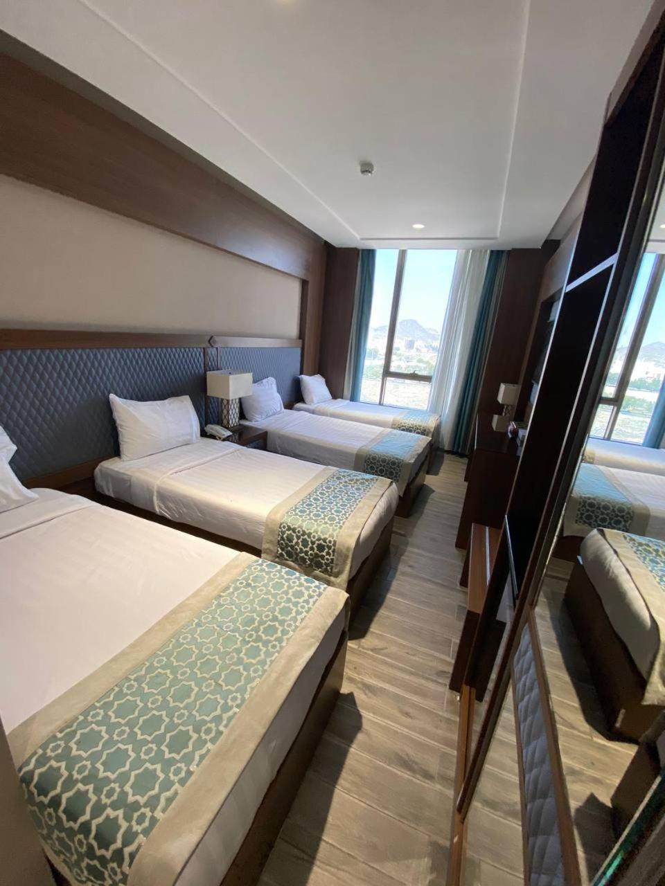Two-Bedroom Suite (6 Adults) - Photo 2