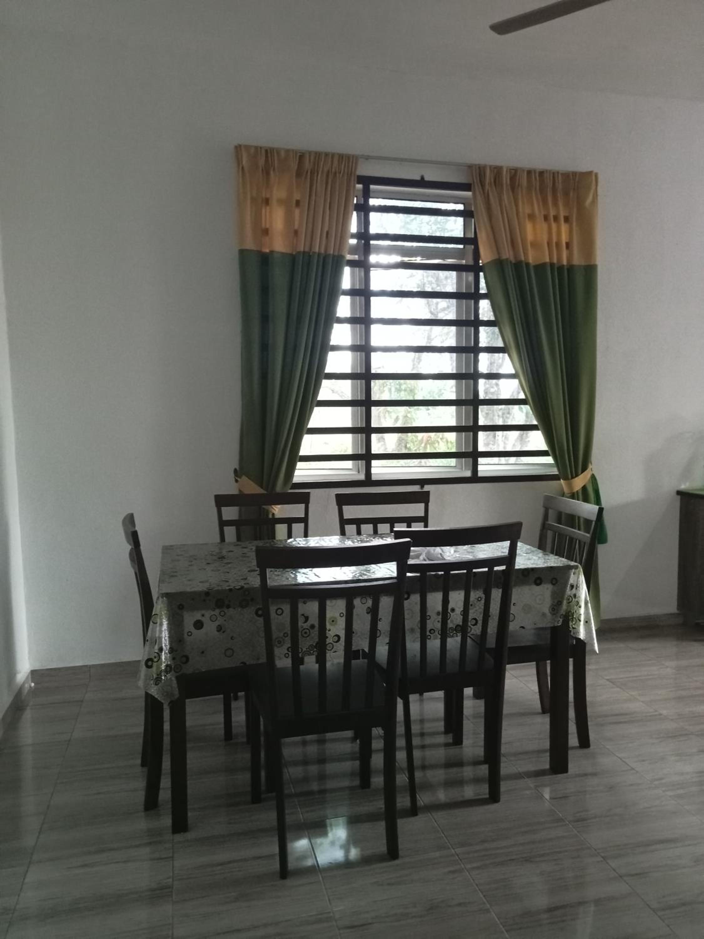 Three-Bedroom House photo 2