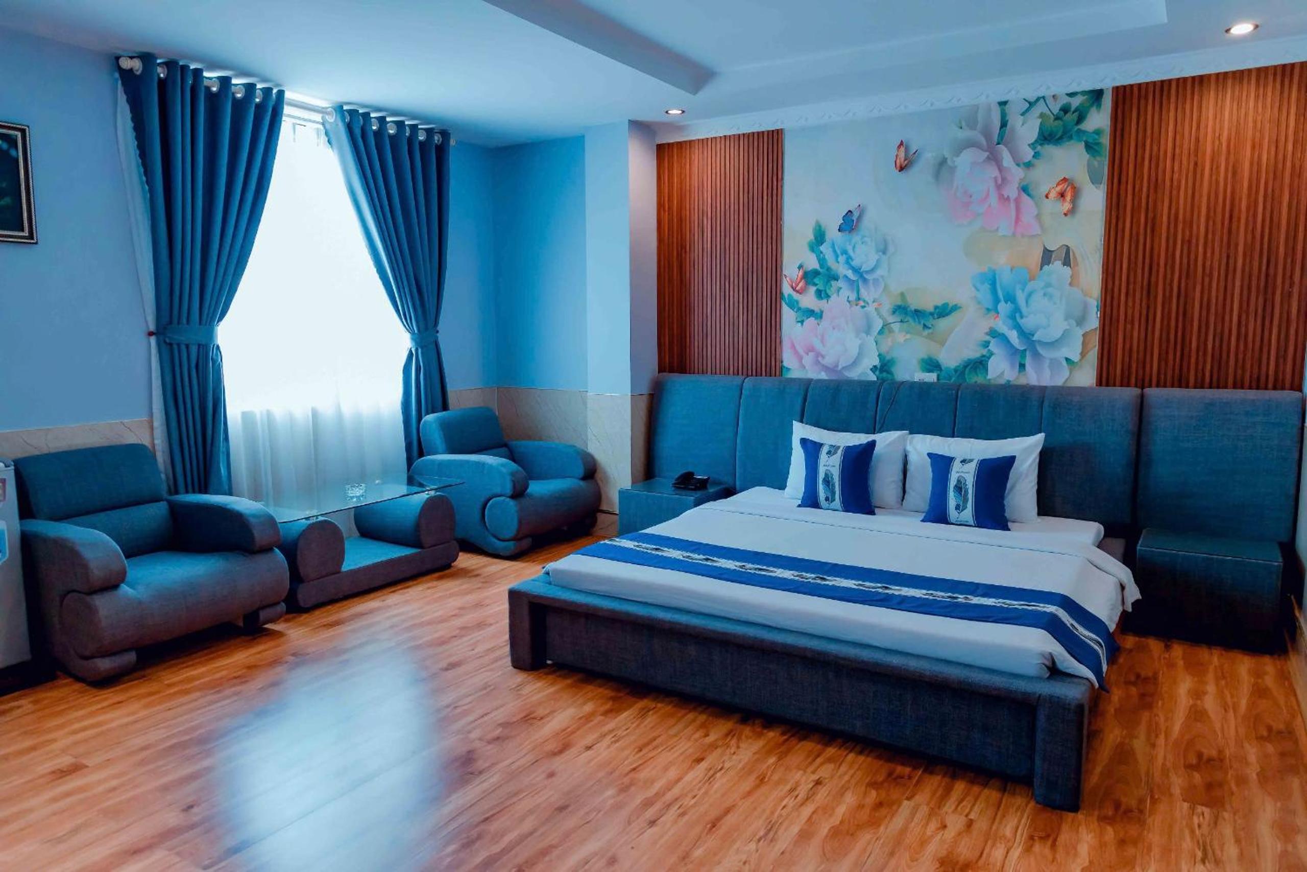 Deluxe Double Room with Balcony photo 1
