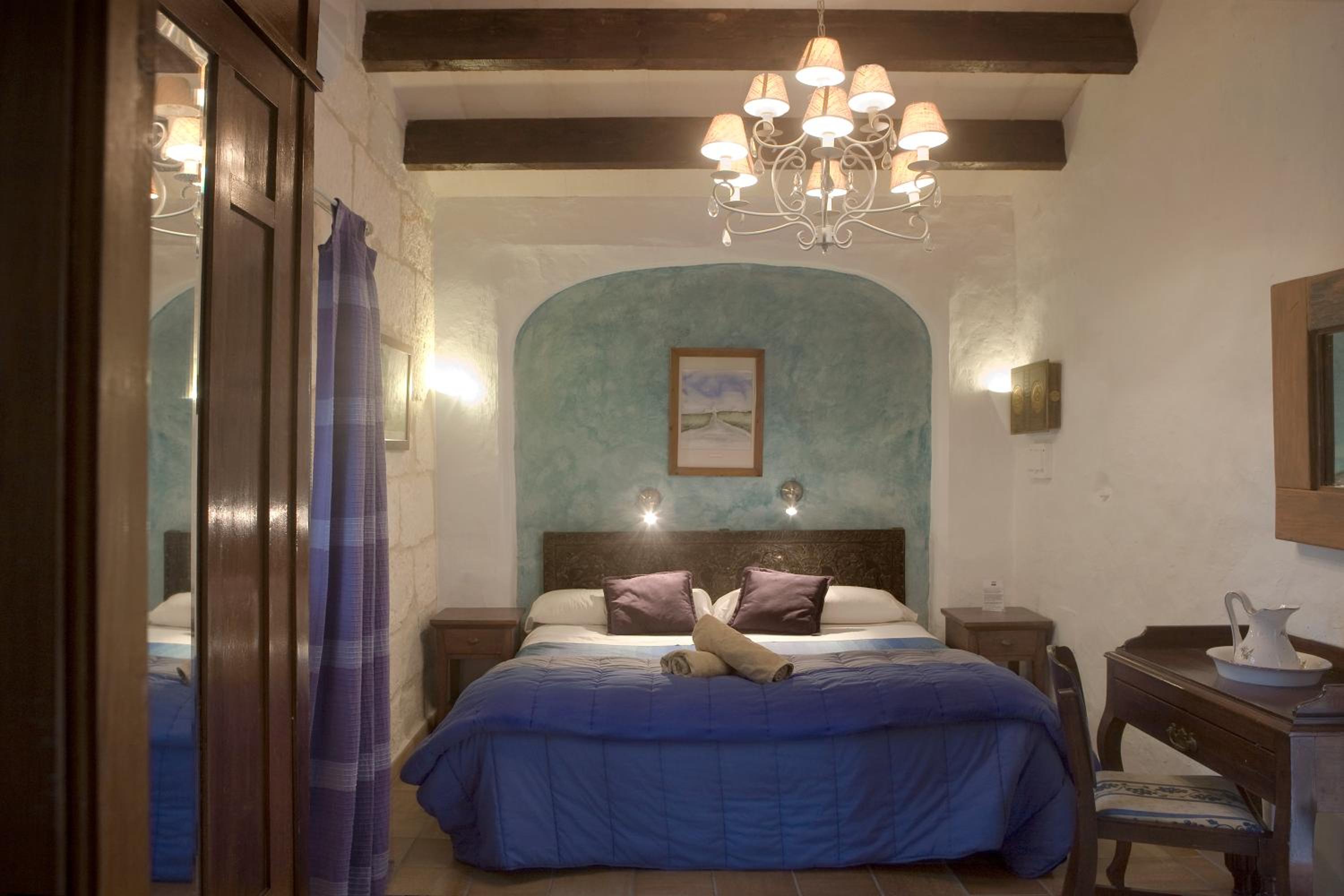 Double or Twin Room - Photo 1