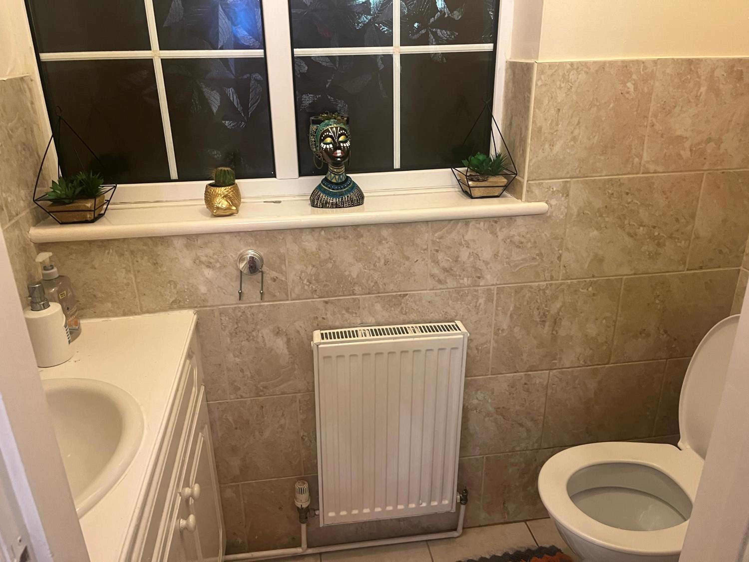 Double Room with Private Bathroom photo 2