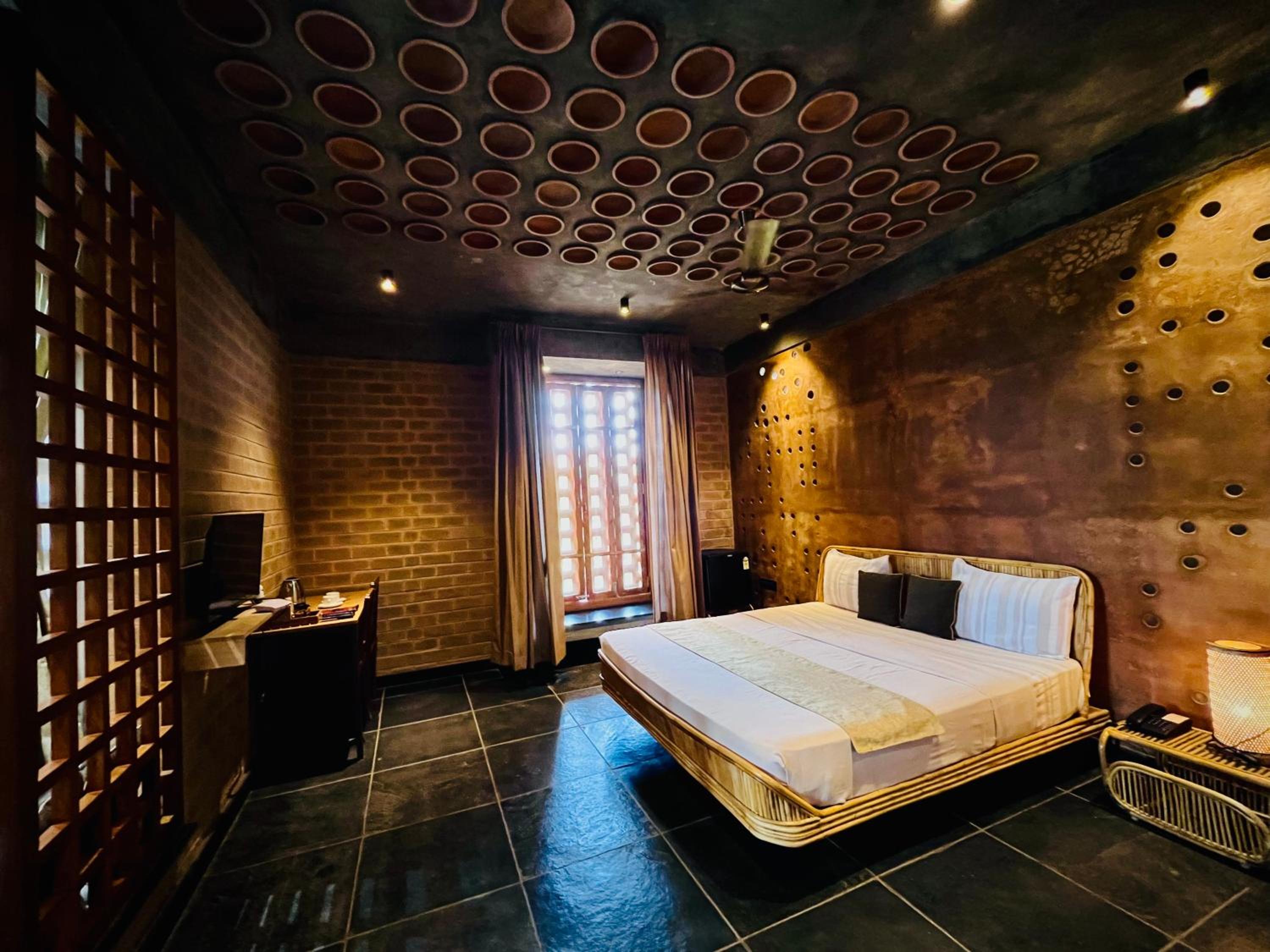 Deluxe King Room photo 2
