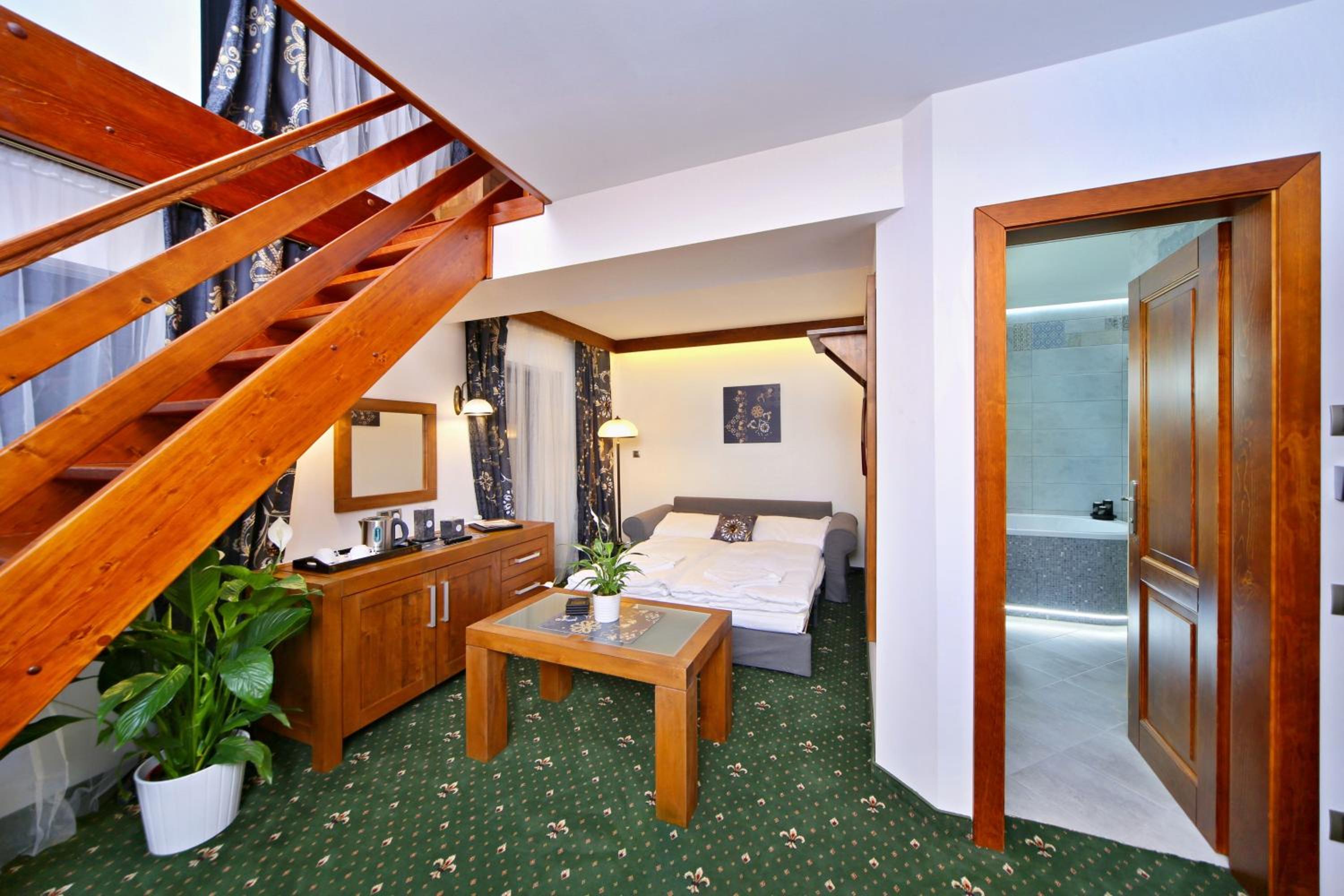 Deluxe Suite with Balcony