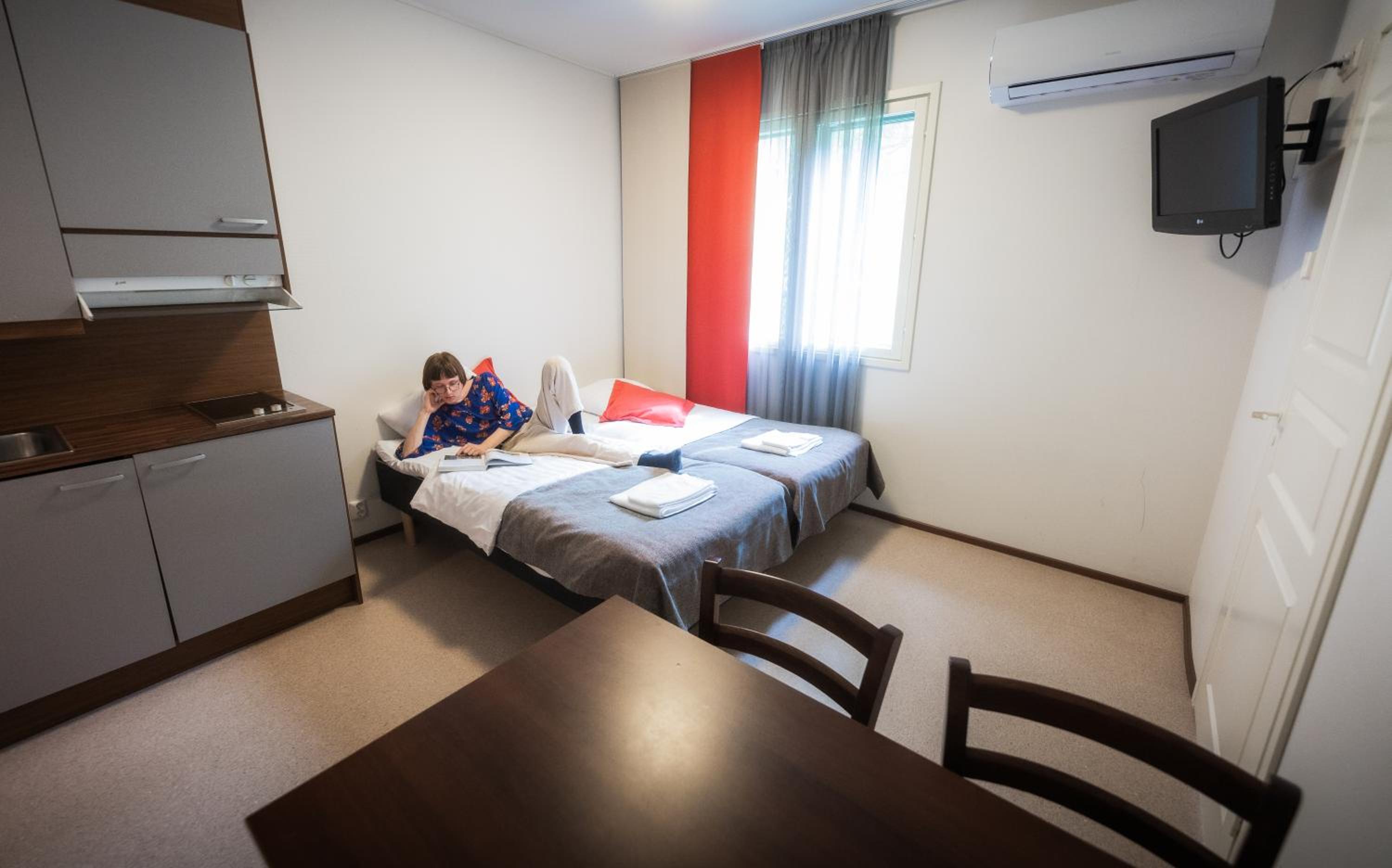 One-Bedroom Apartment (4 Adults) - Photo 3
