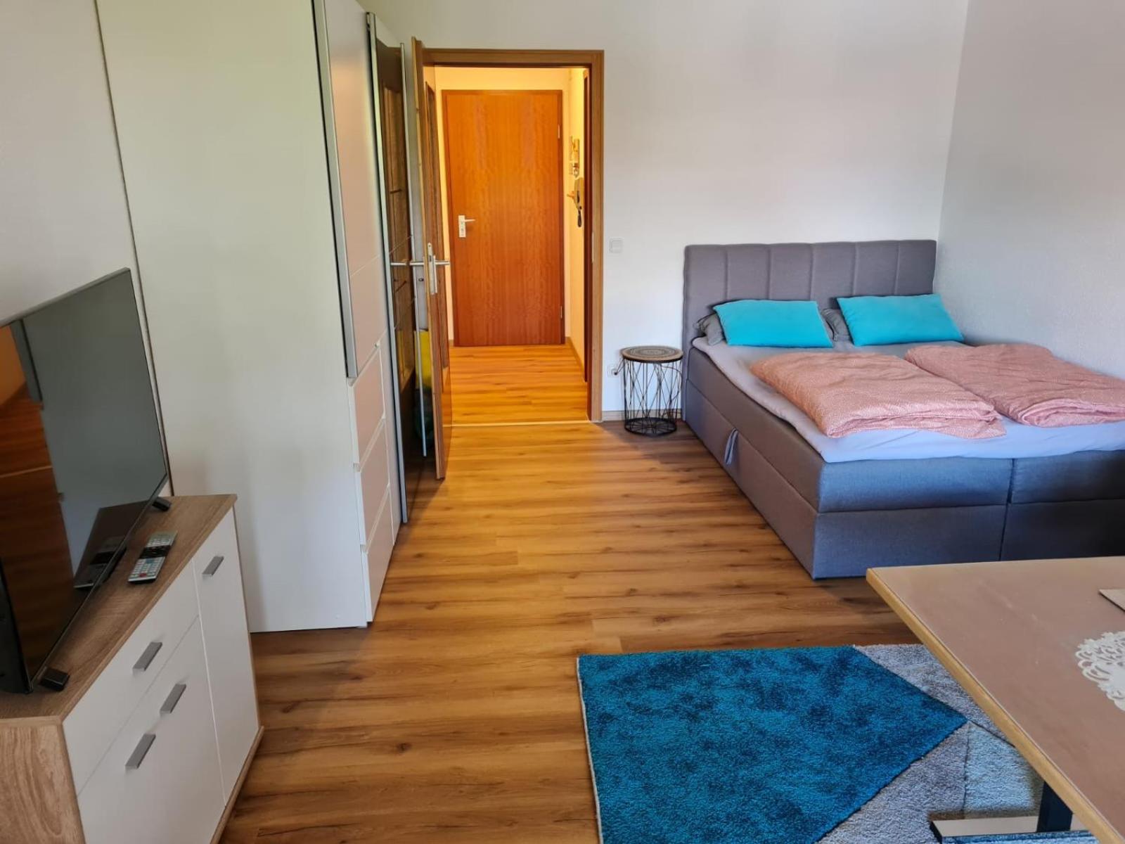 One-Bedroom Apartment photo 1