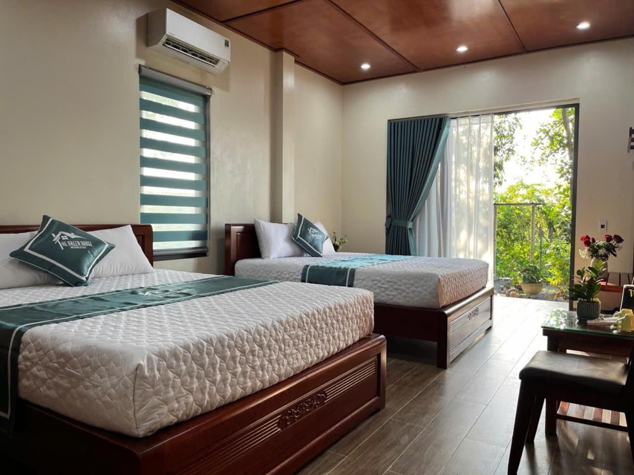 Quadruple Room with Lake View