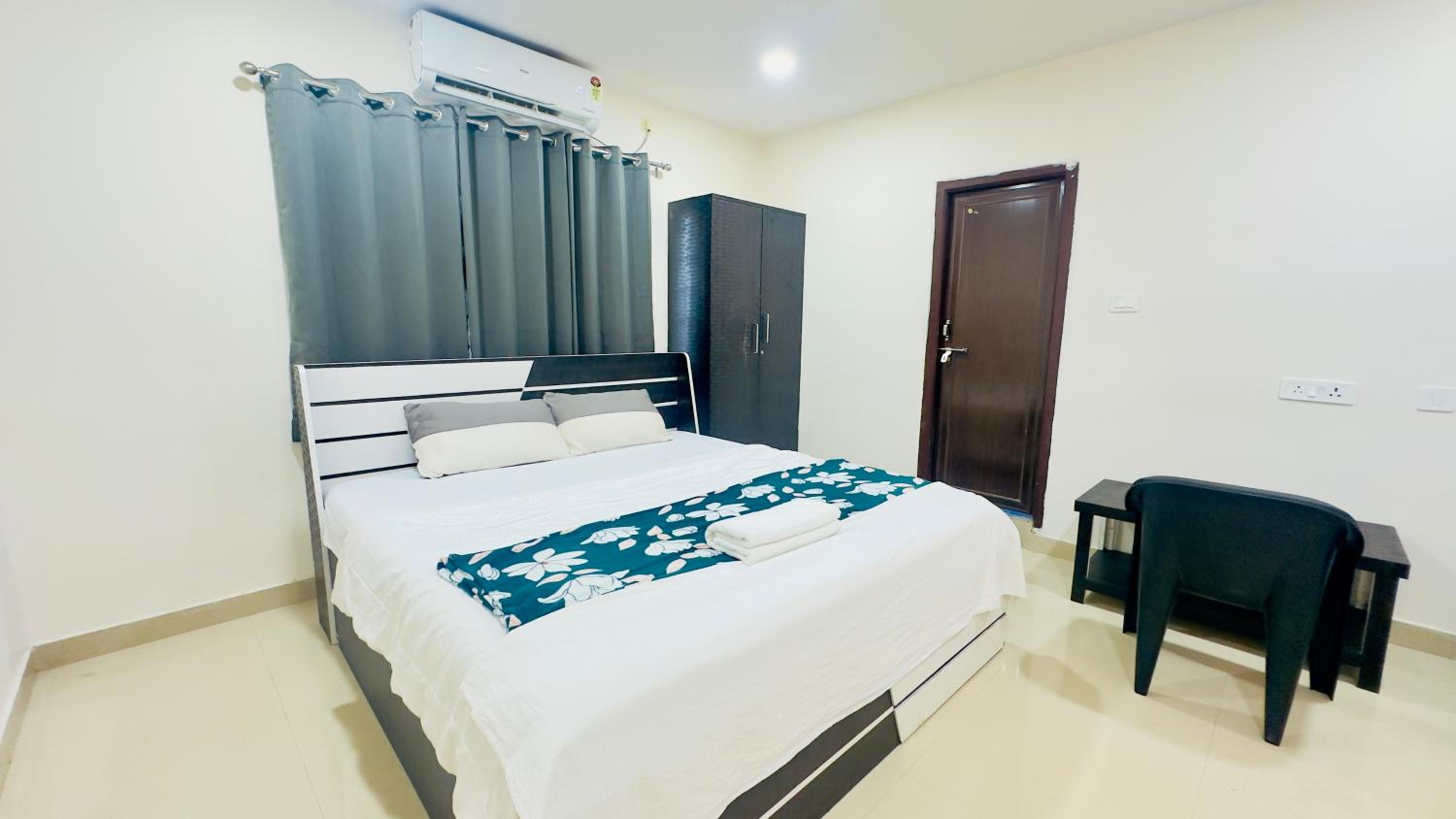 Deluxe King Room photo 3