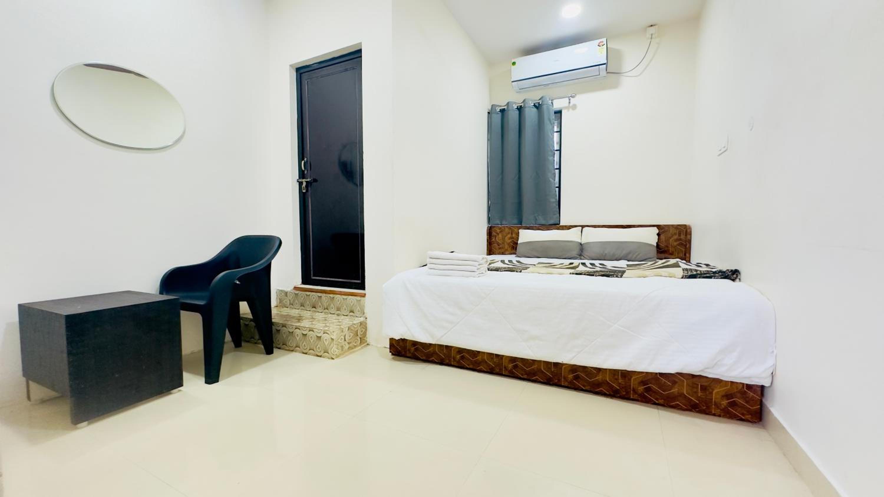 Deluxe Room (2 Adults + 1 Child) photo 2