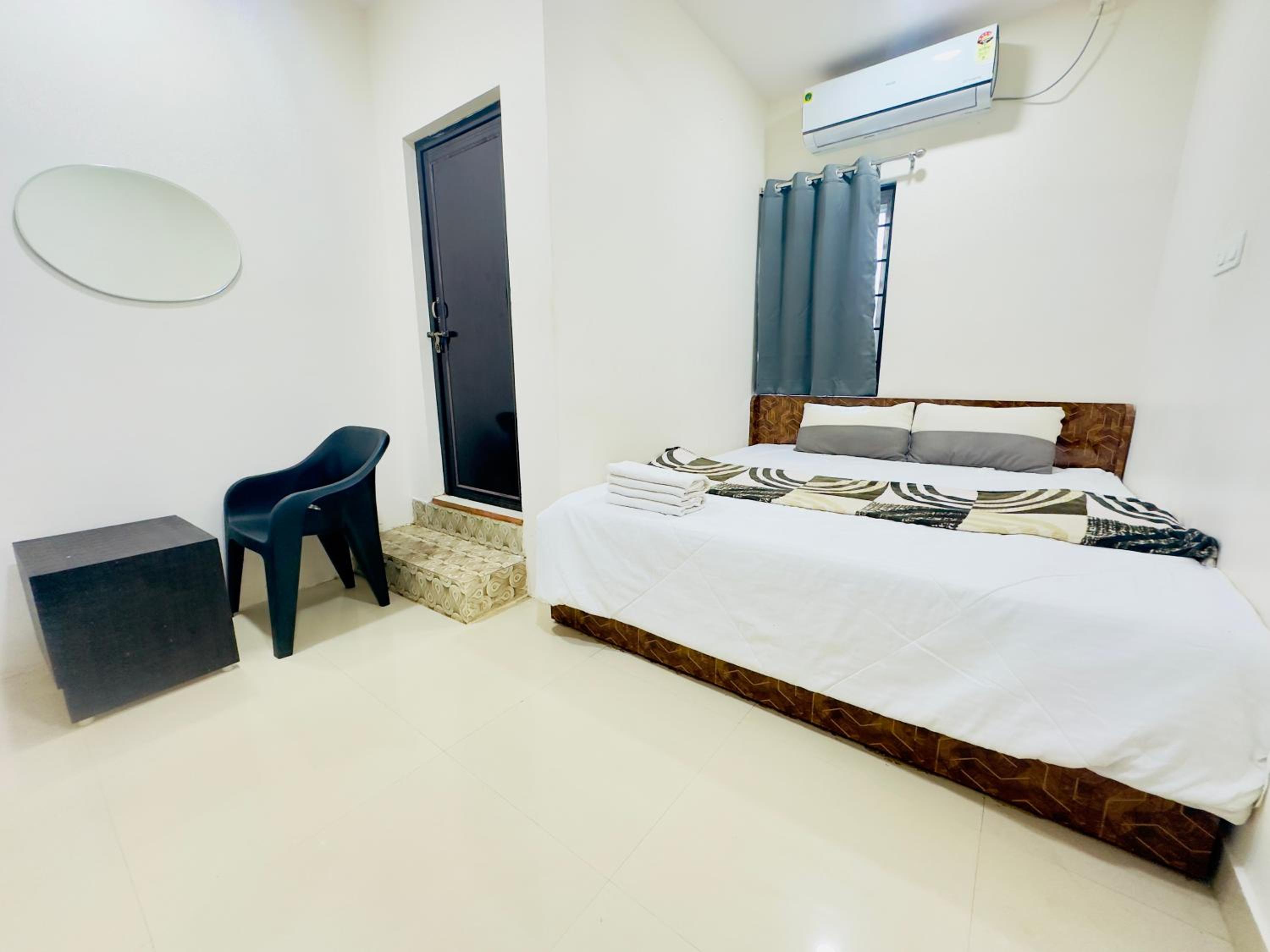 Deluxe Room (2 Adults + 1 Child) photo 3