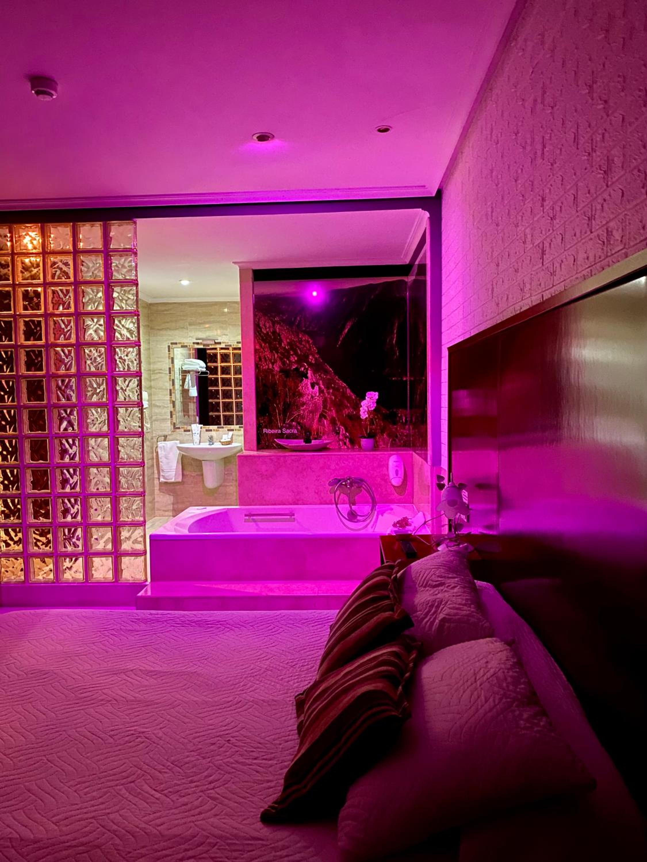 Suite Deluxe con Bañera de Hidromasaje
