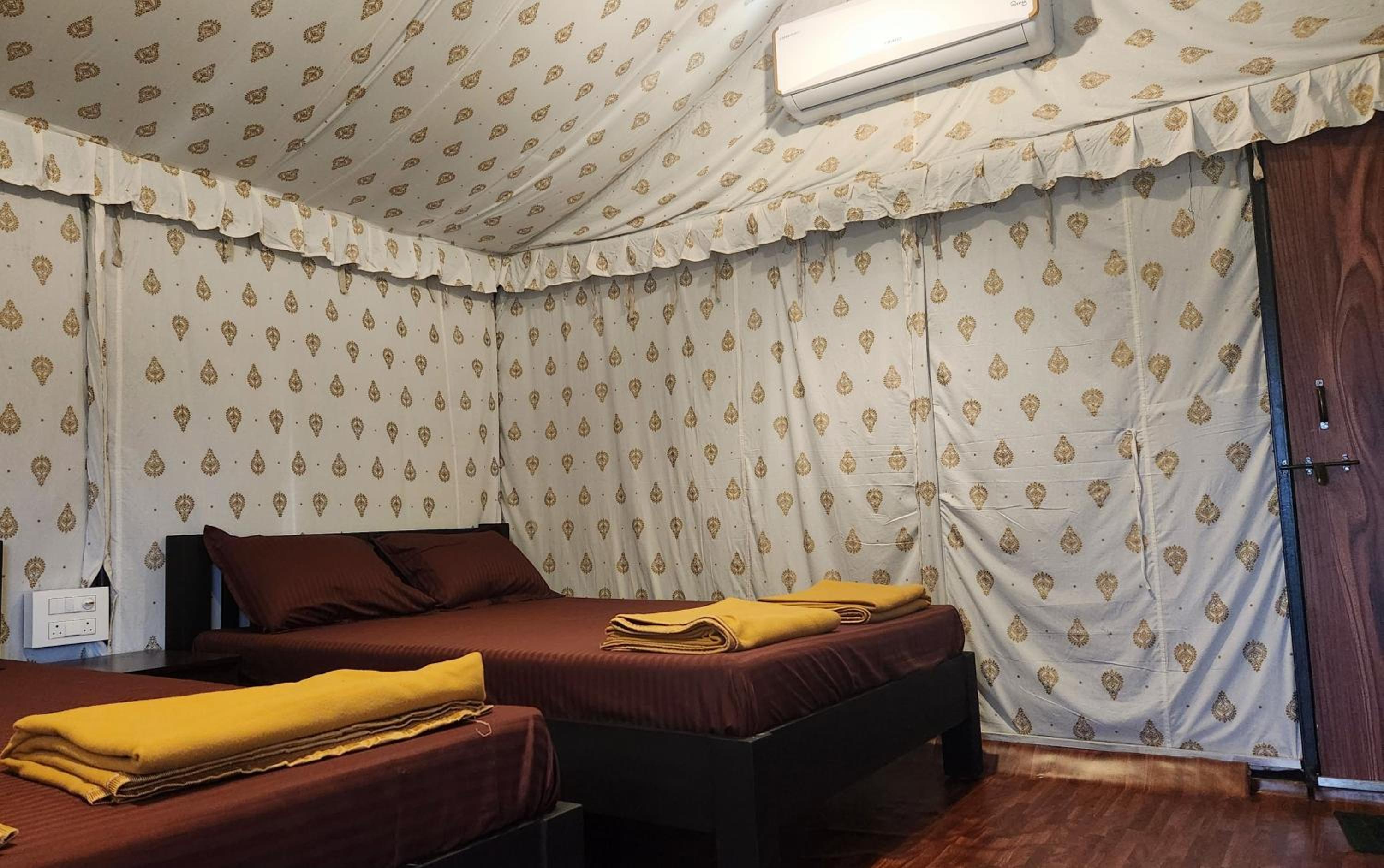 Deluxe Family Room photo 3