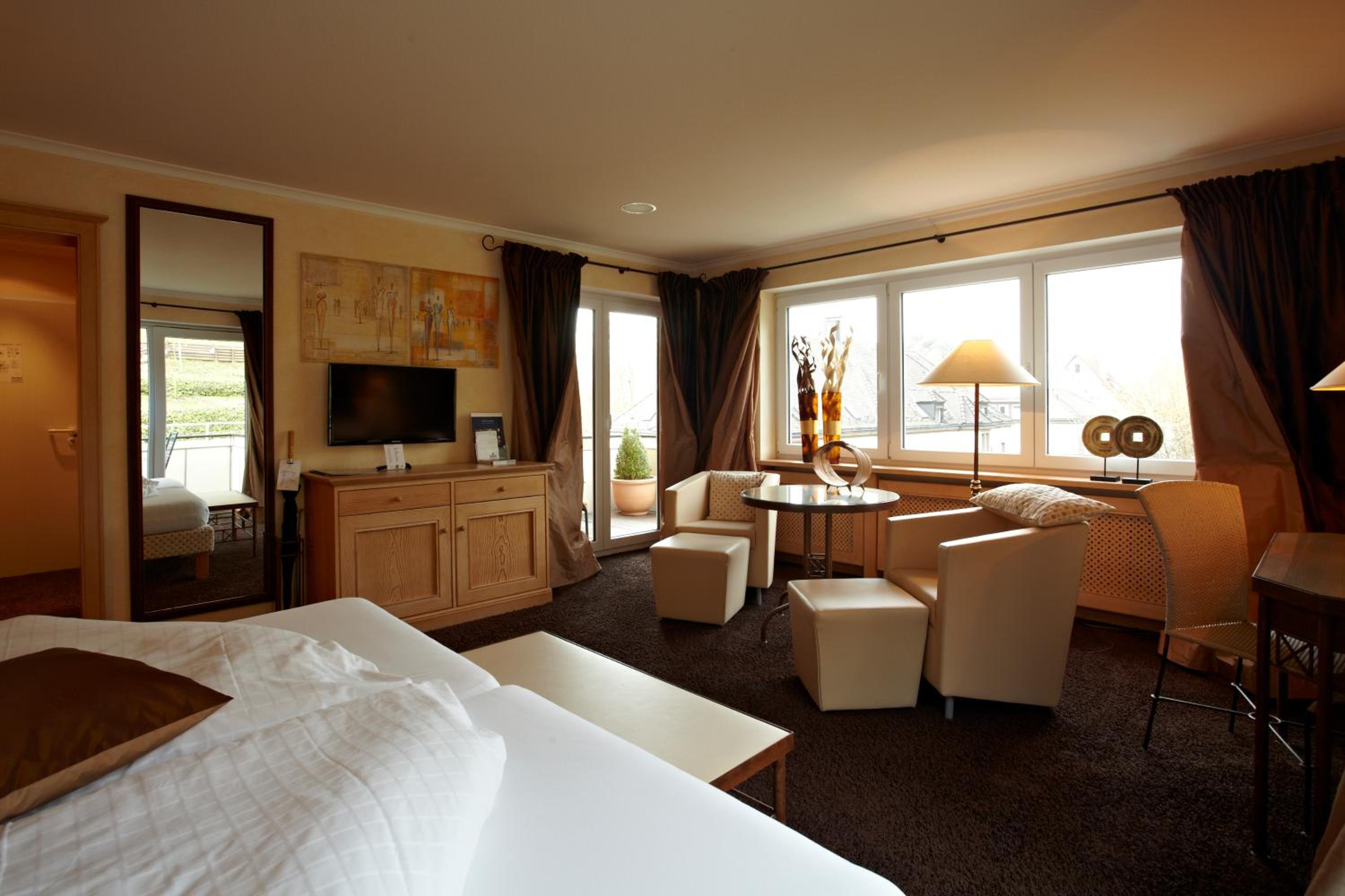 Deluxe Double Room - Photo 18