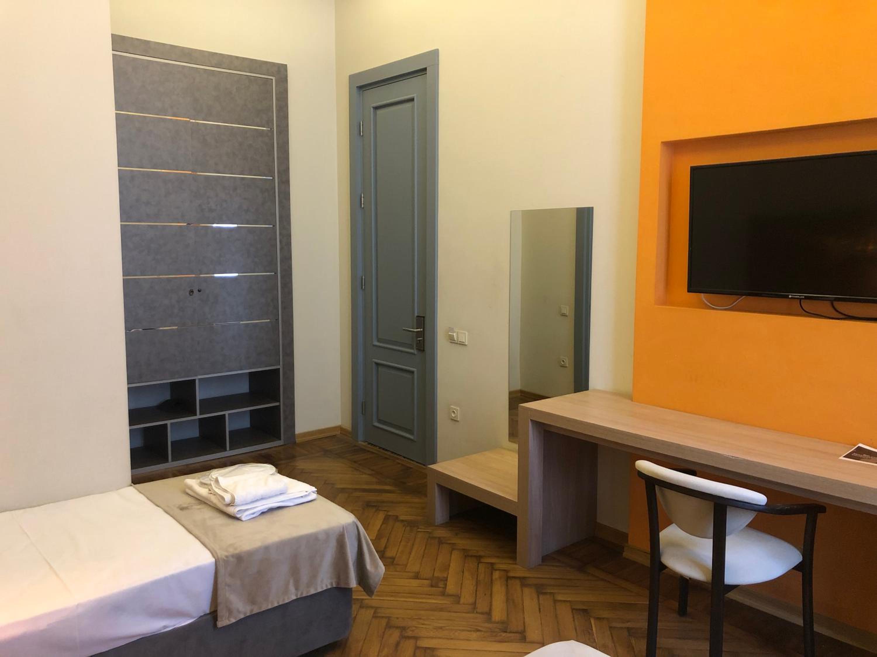 Twin Room With City View