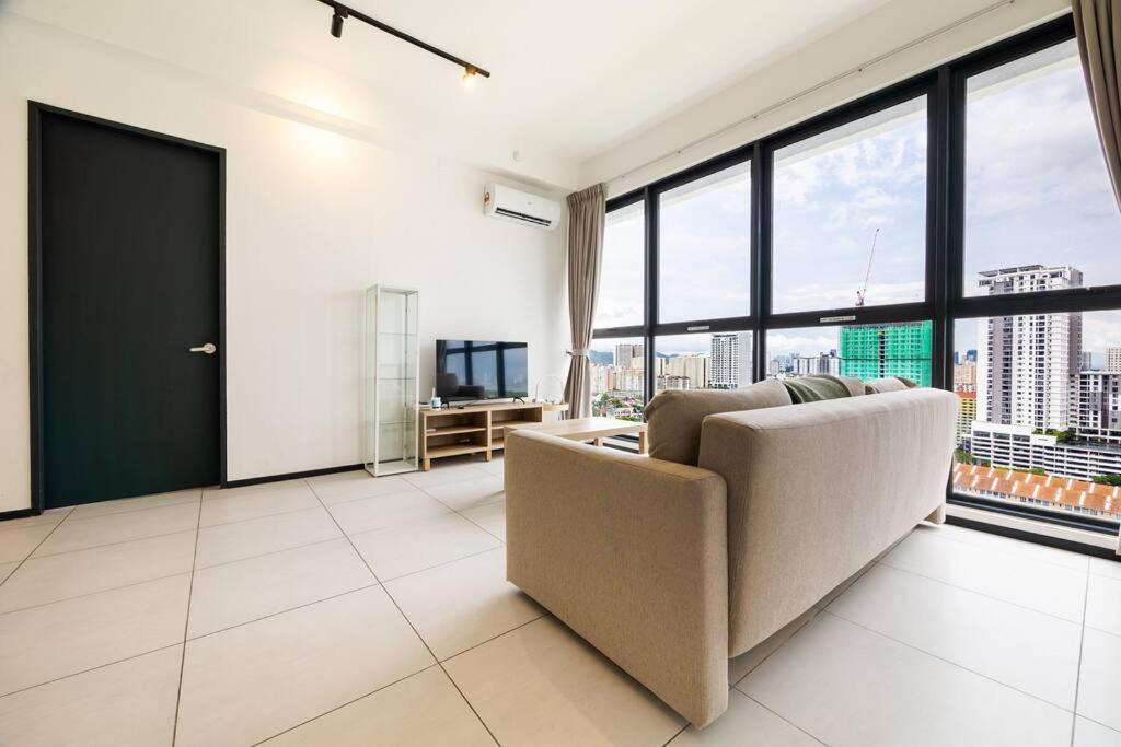 Three-Bedroom Apartment photo 1