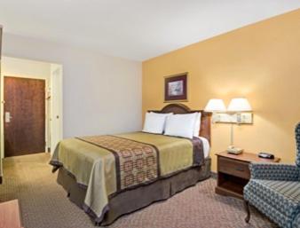 Days Inn & Suites by Wyndham Siler City, Photo 7
