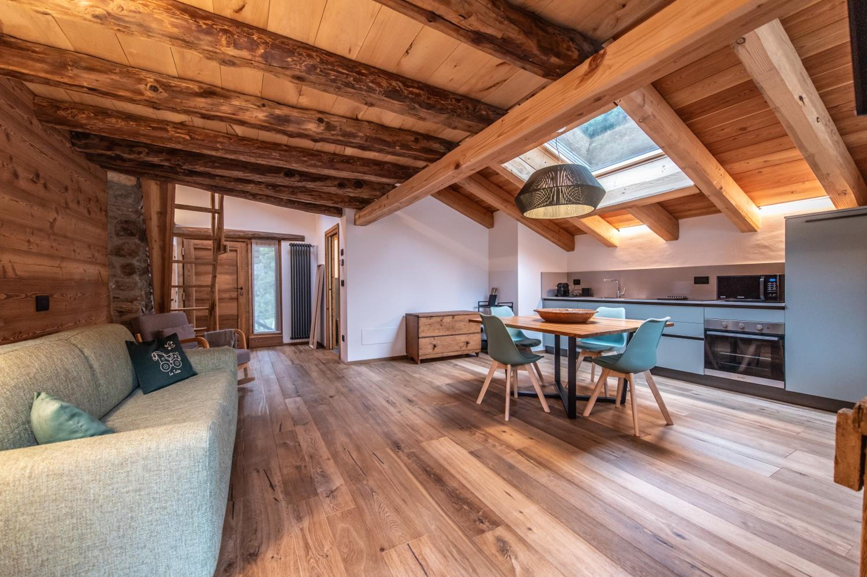 One-Bedroom Apartment with Balcony photo 1