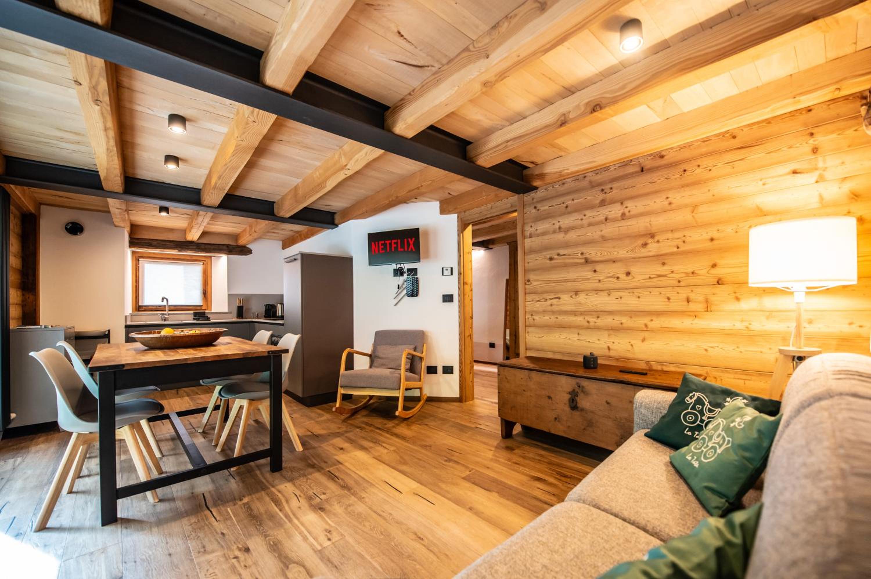 One-Bedroom Apartment with Garden photo 1