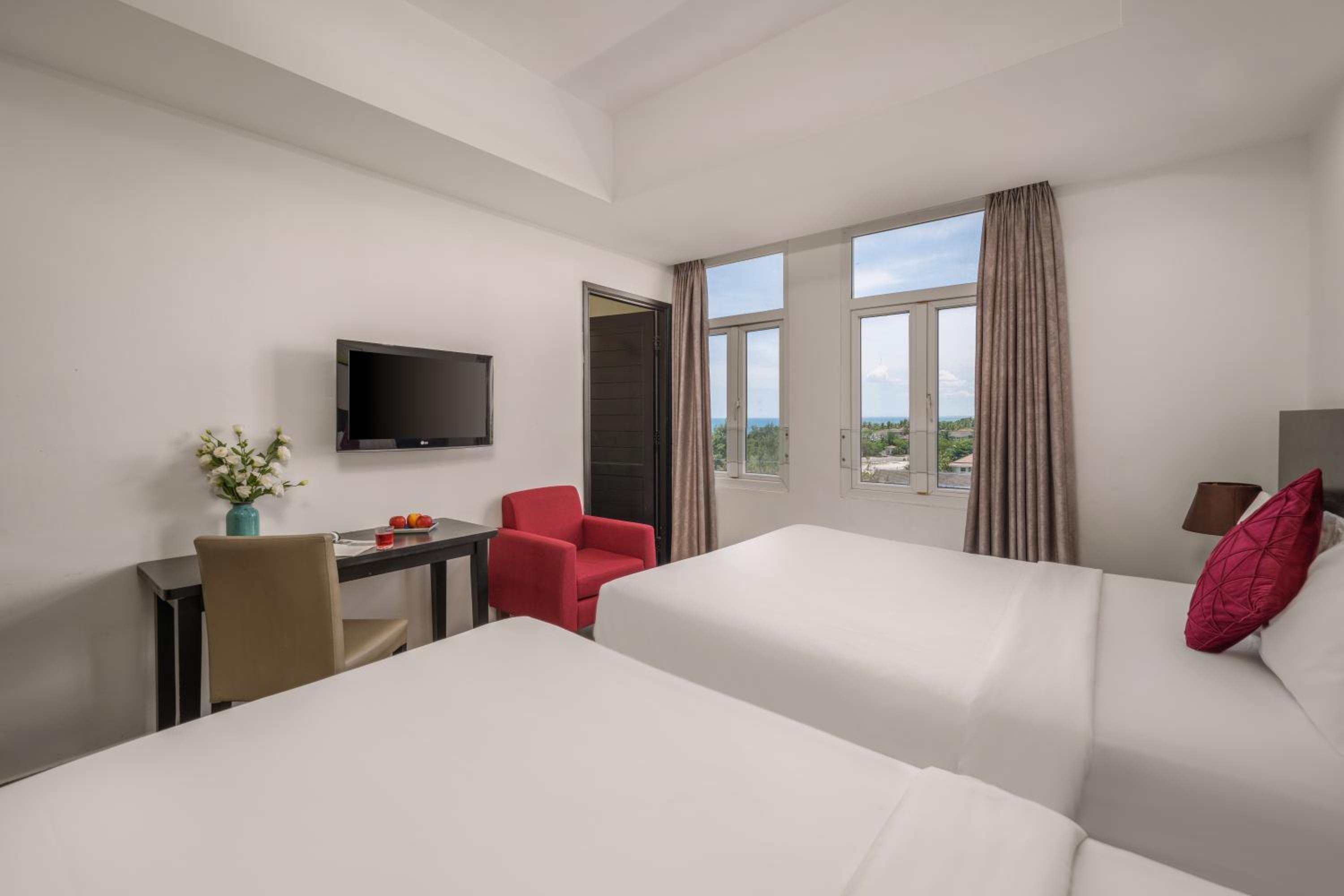 Triple Room With City View