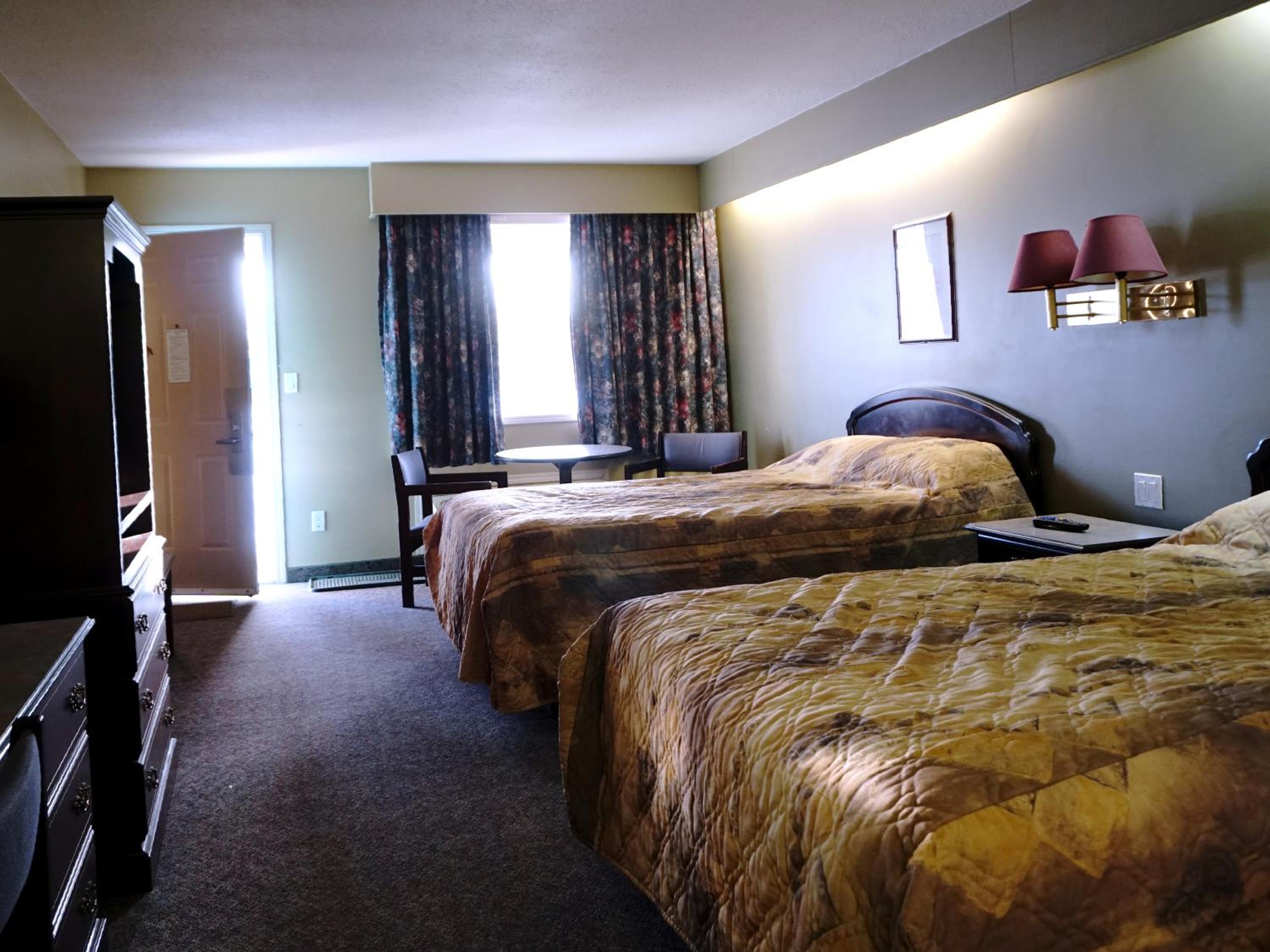 Deluxe Double Or Twin Room photo 3