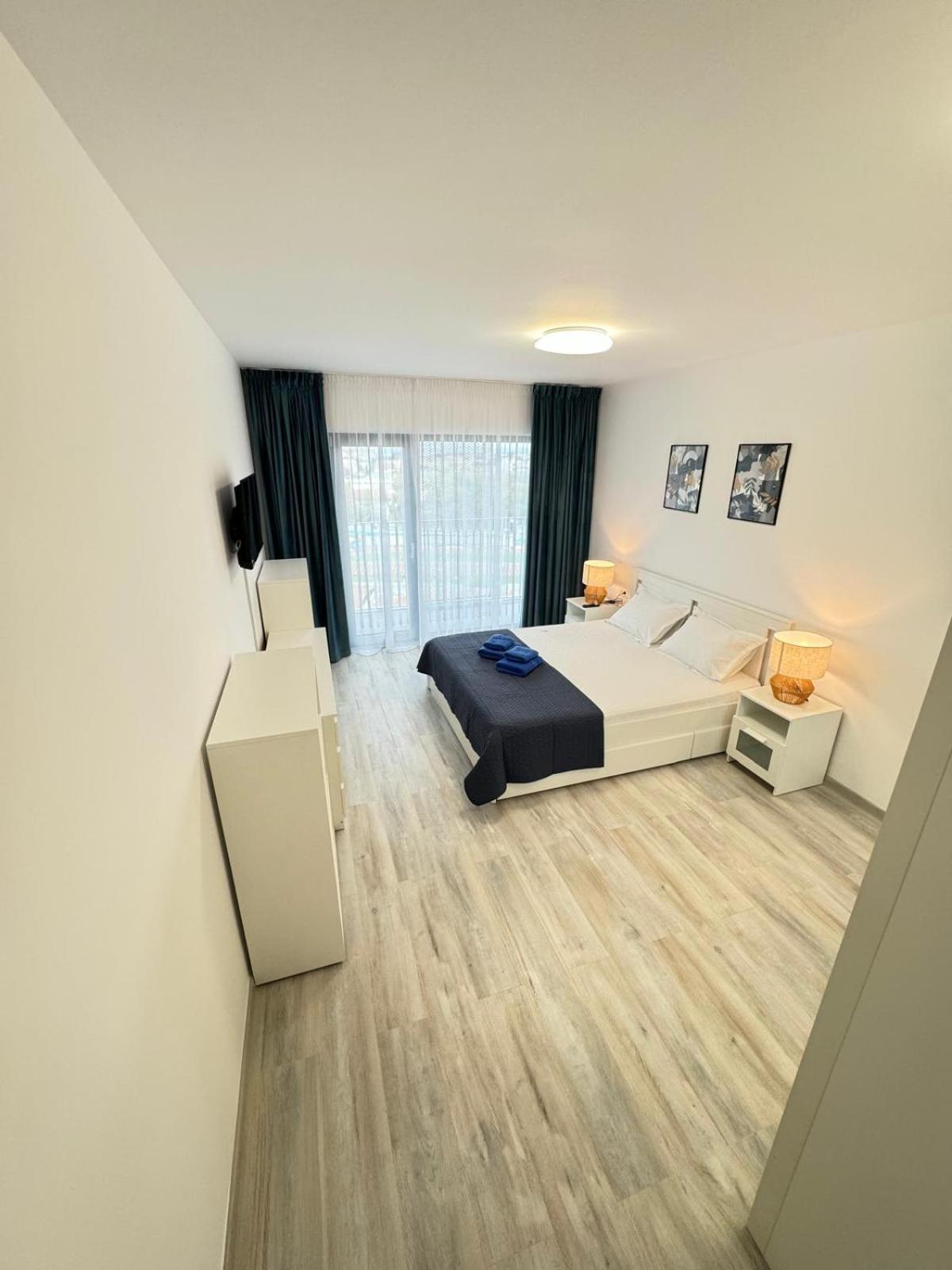 One-Bedroom Apartment photo 3