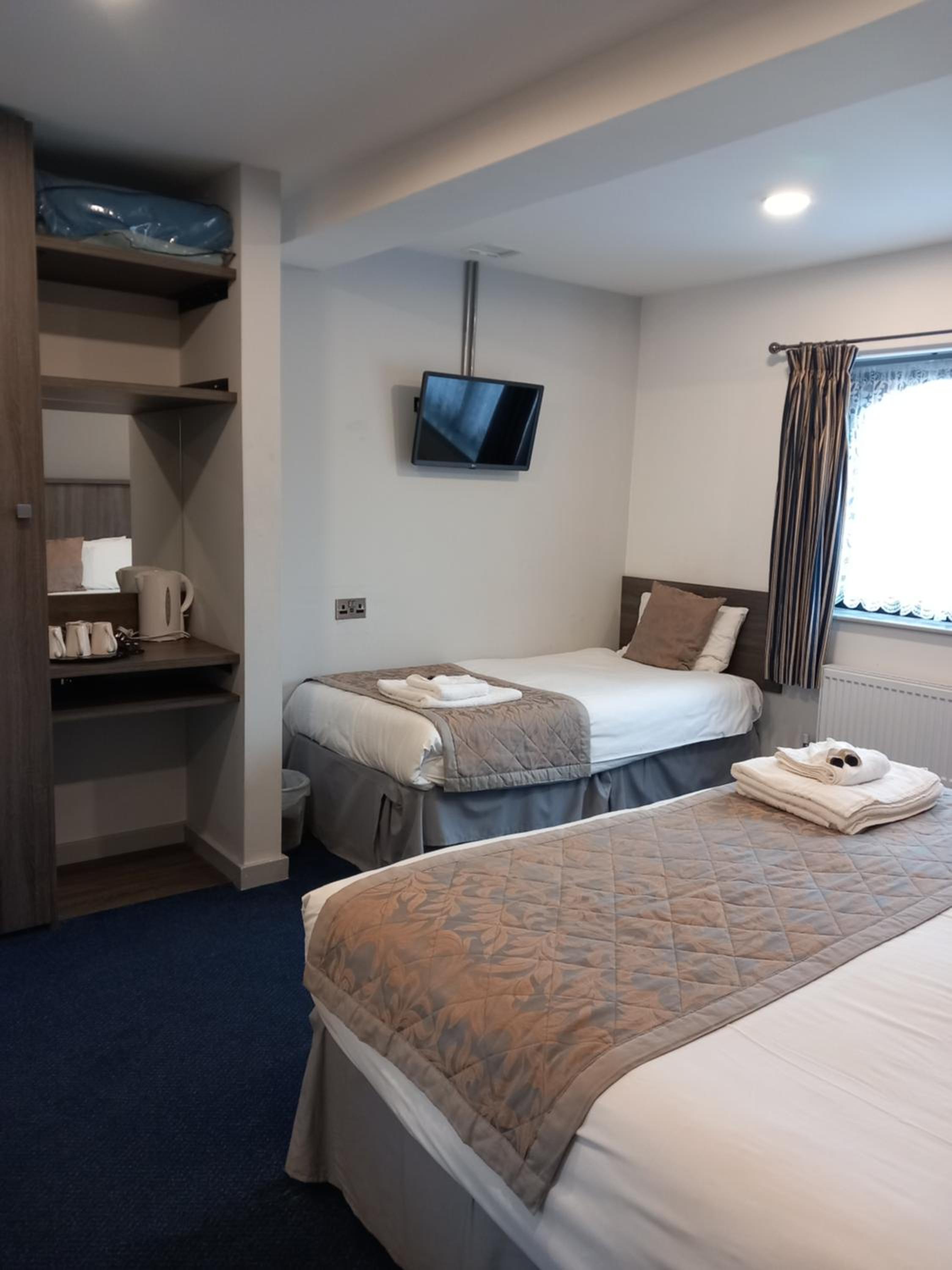 Deluxe Family Room