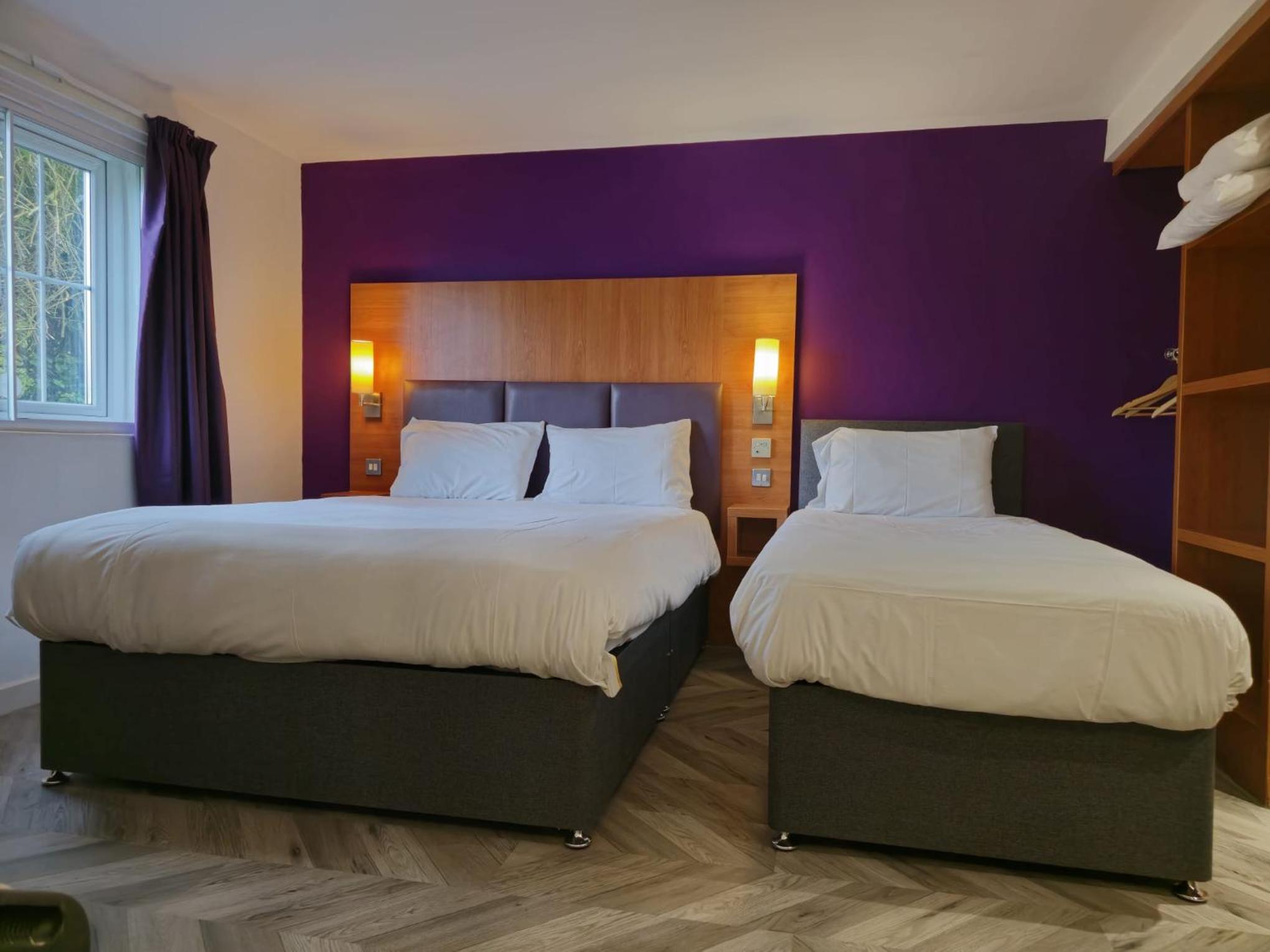 Standard Triple Room - Photo 8