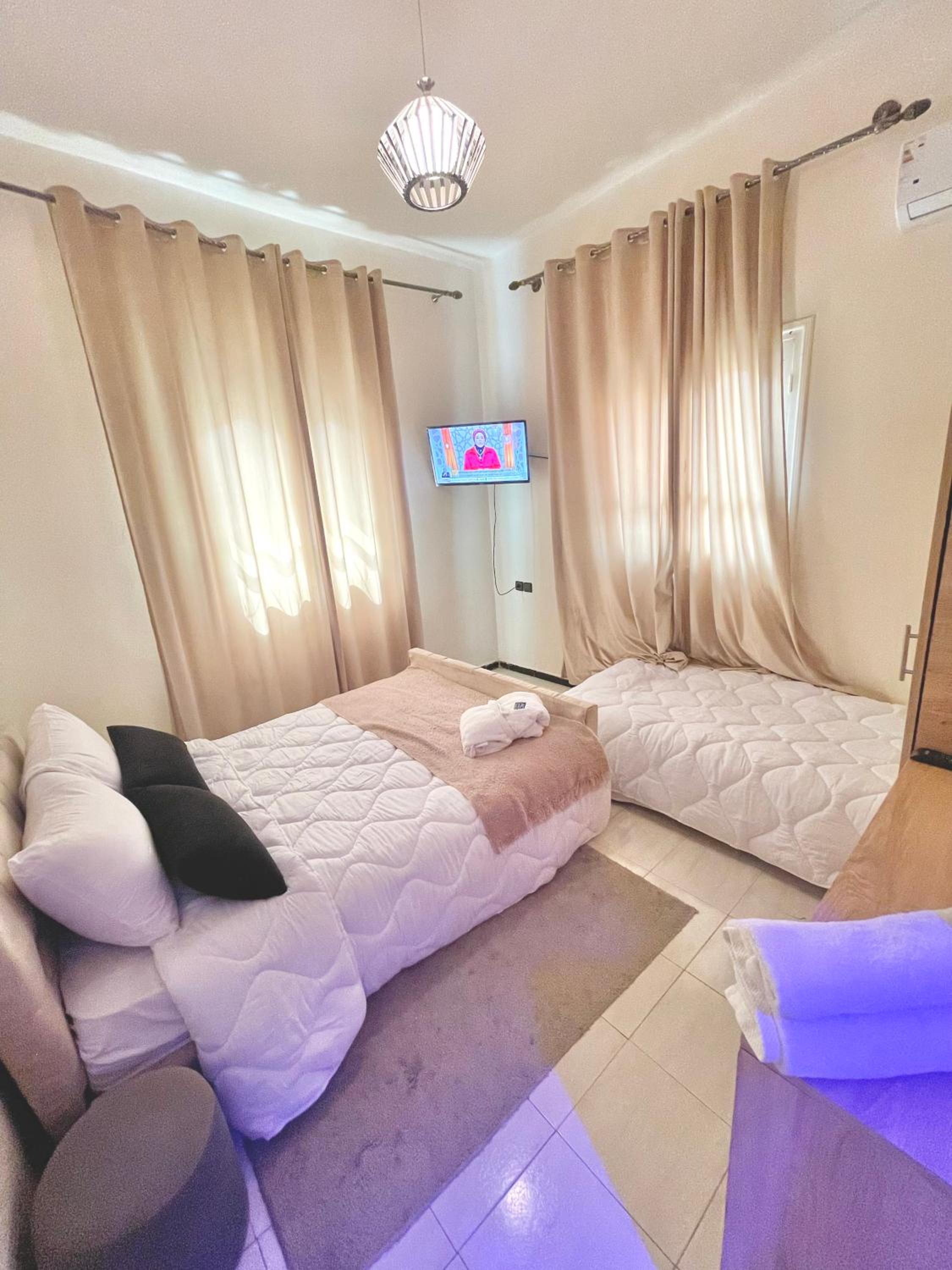 Family Room with Private Bathroom photo 1