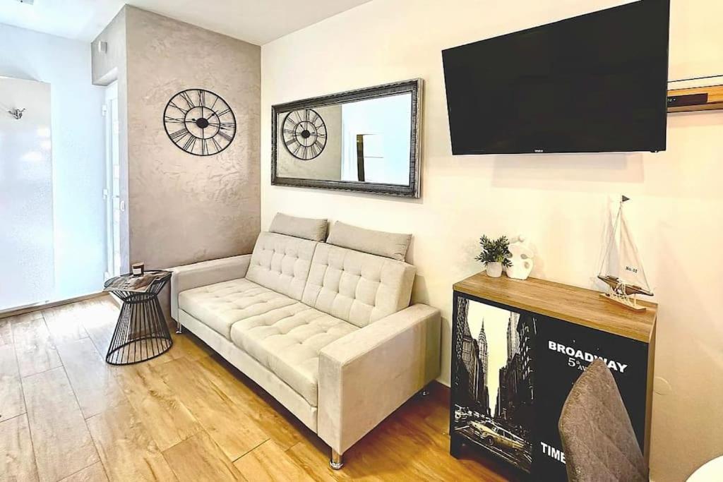 Deluxe Double Studio