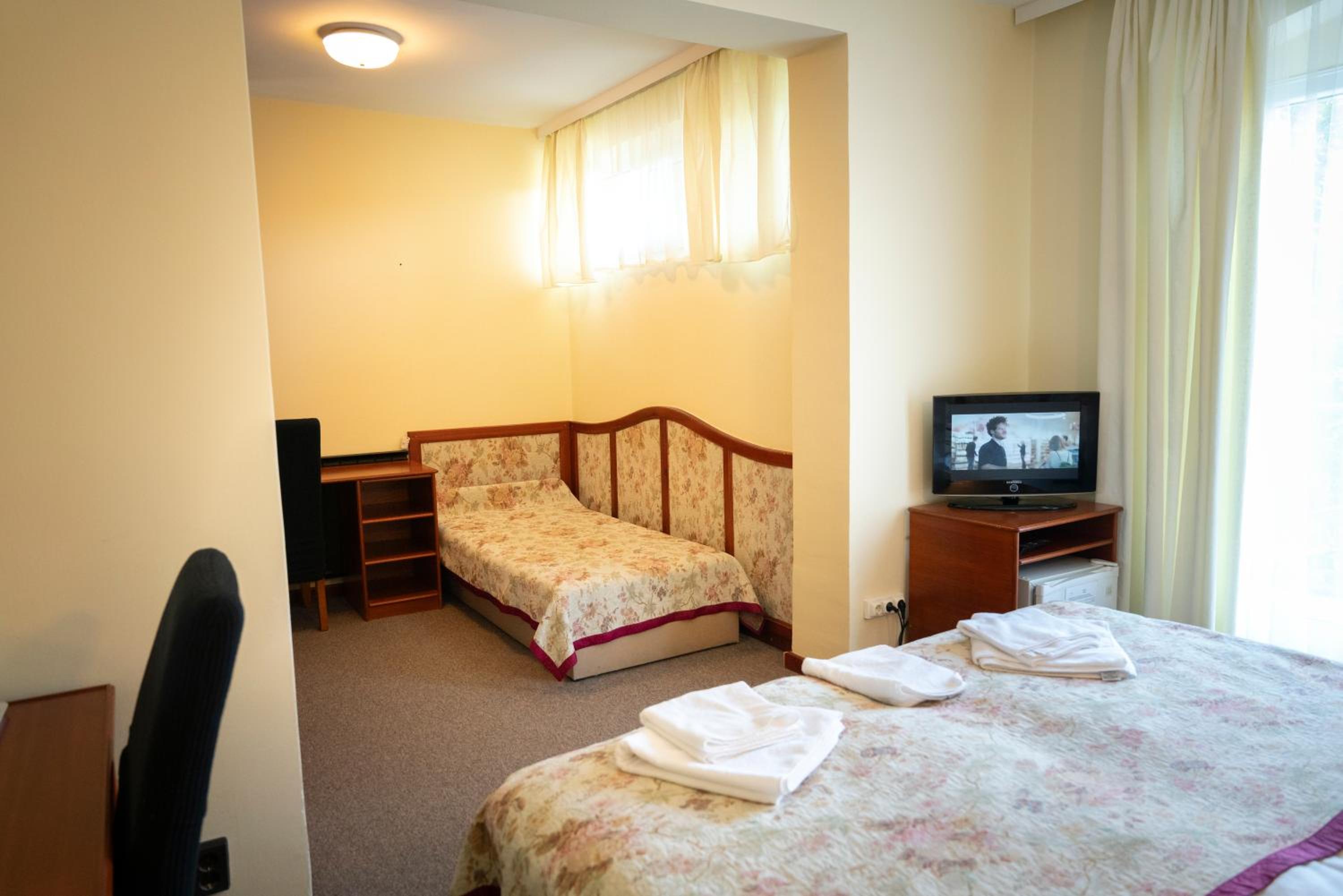 Triple Room - Photo 8
