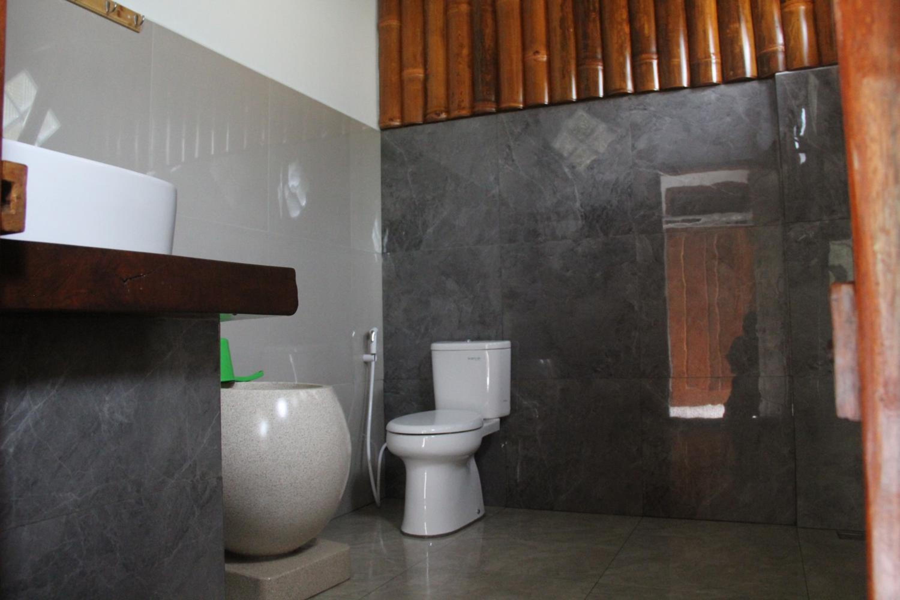 Double Room with Balcony - Photo 3